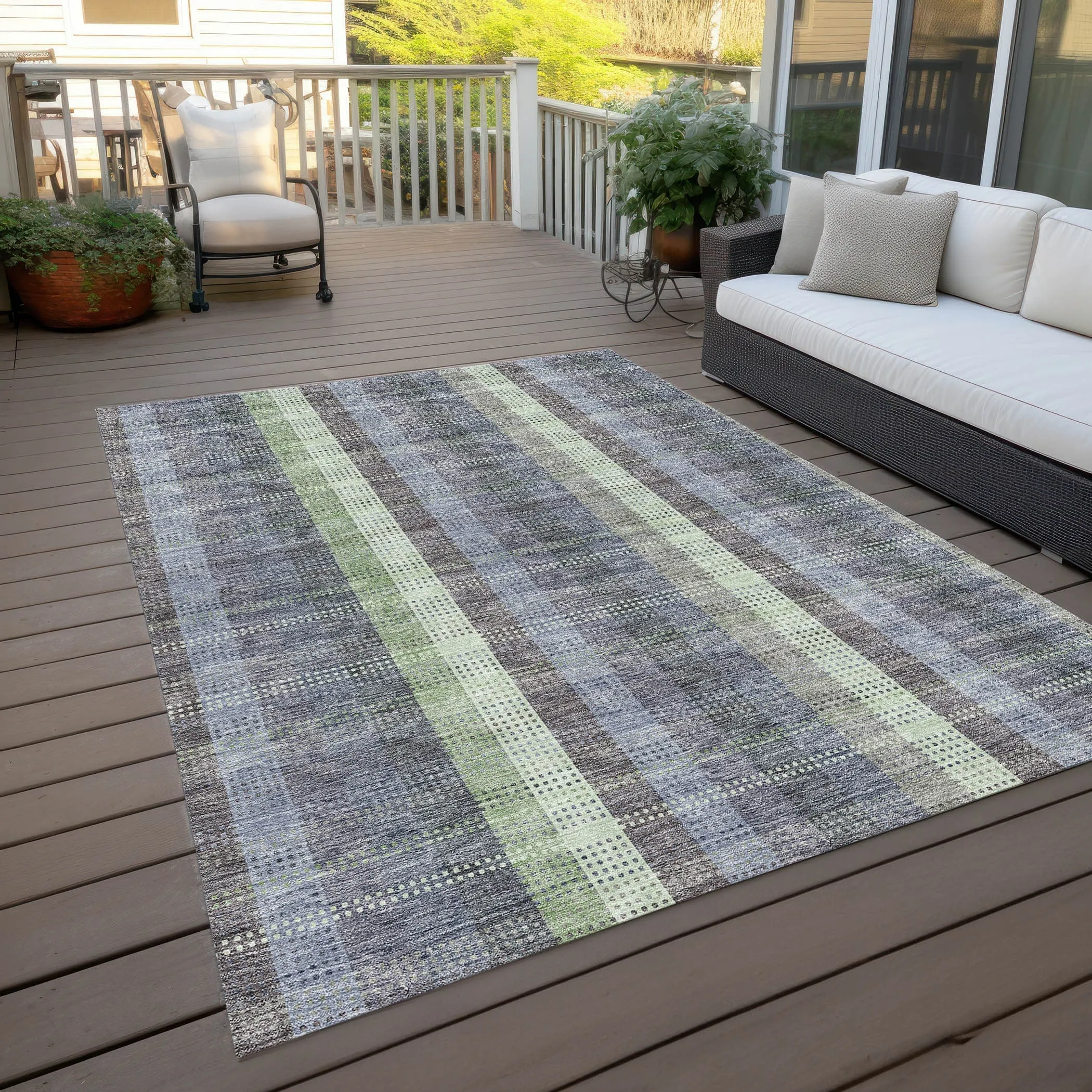Machine Washable Indoor/ Outdoor Modern Plaid Chantille Rug
