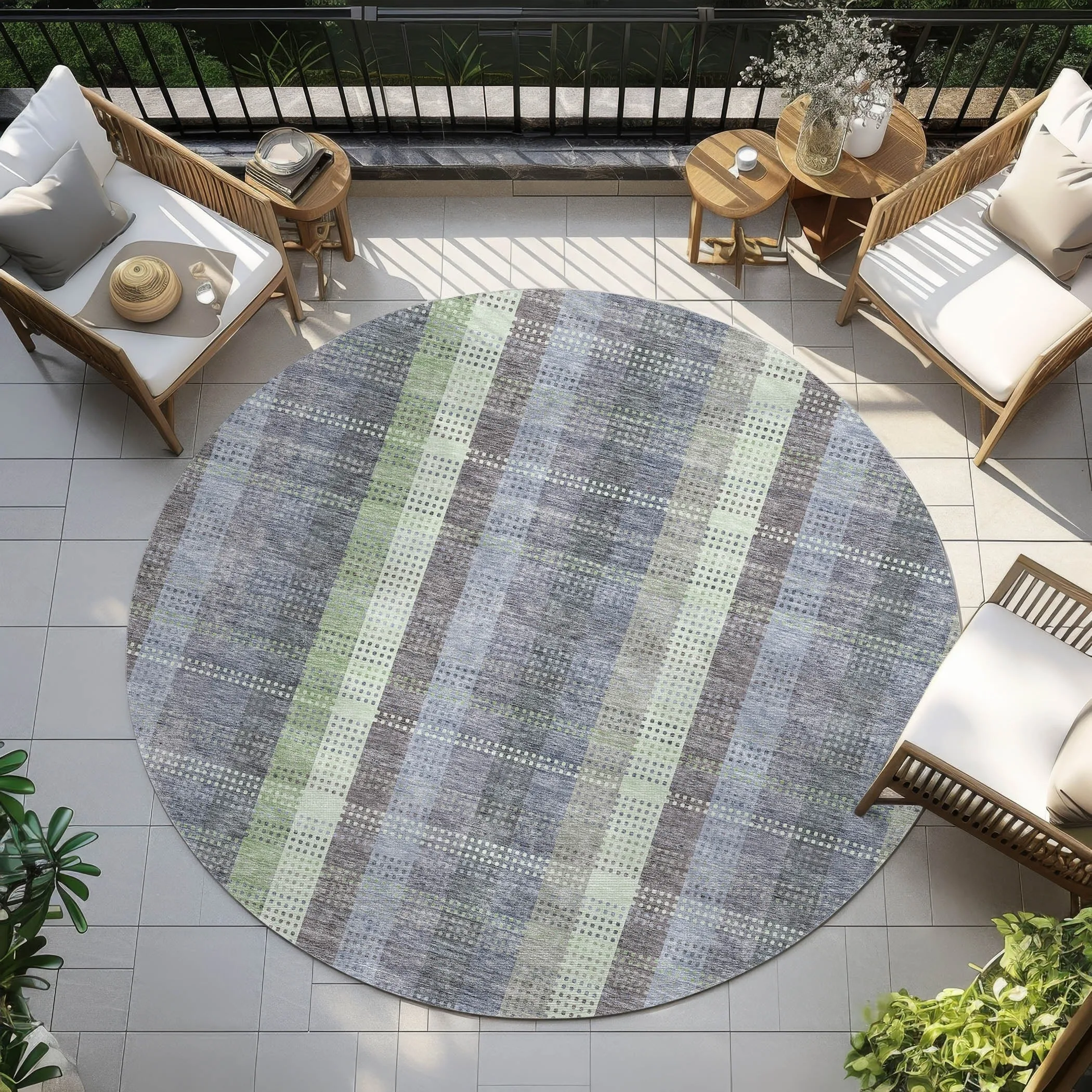 Machine Washable Indoor/ Outdoor Modern Plaid Chantille Rug