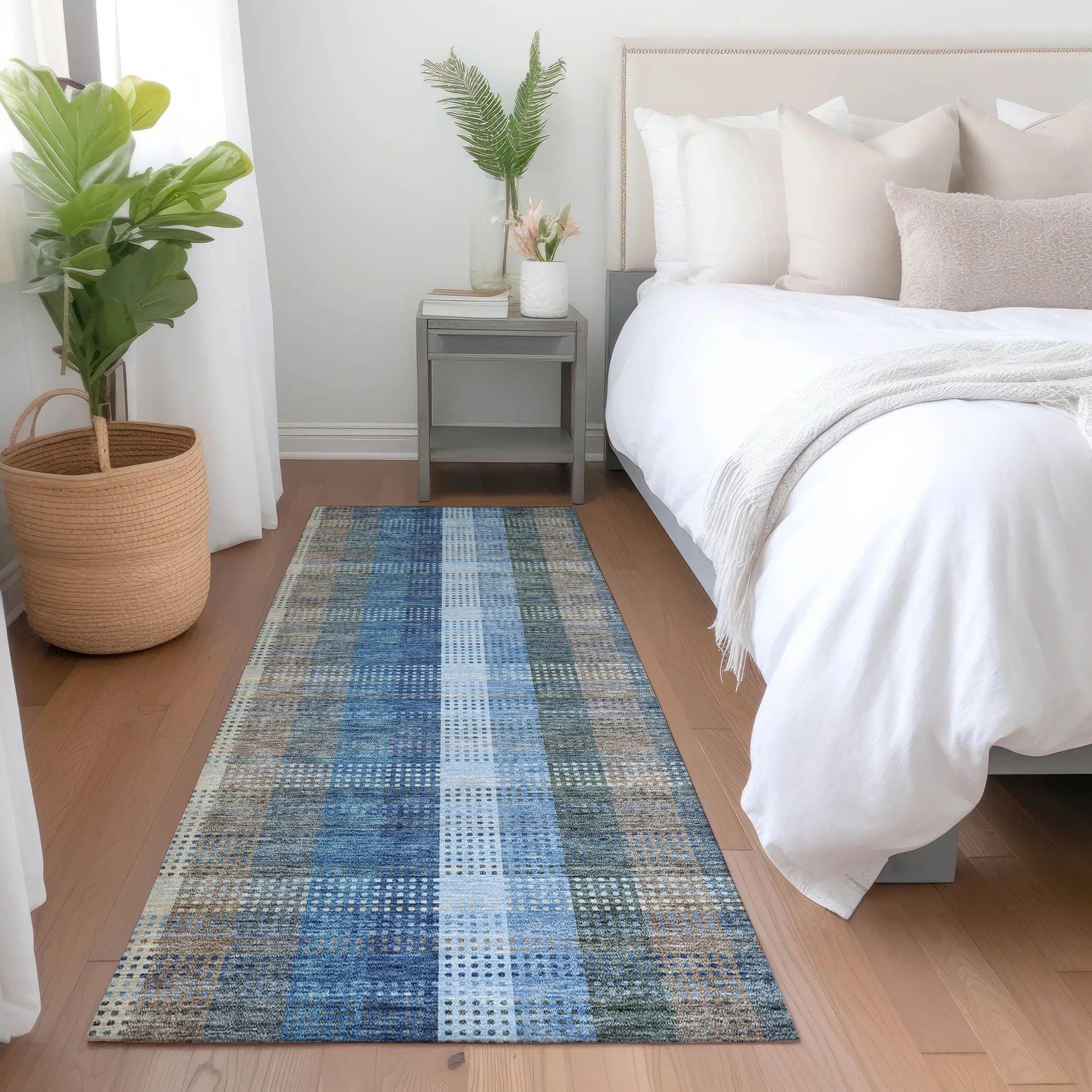 Machine Washable Indoor/ Outdoor Modern Plaid Chantille Rug