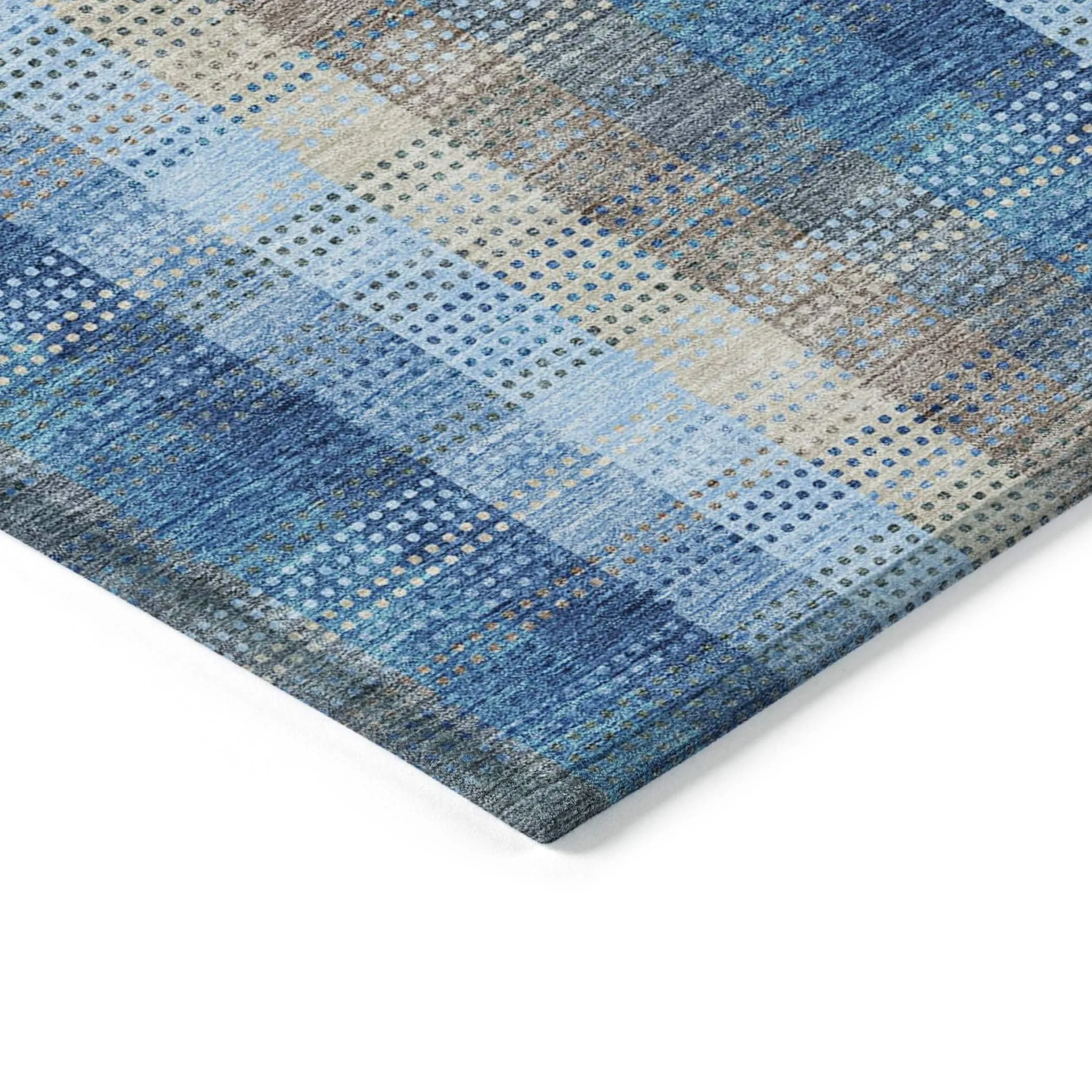 Machine Washable Indoor/ Outdoor Modern Plaid Chantille Rug