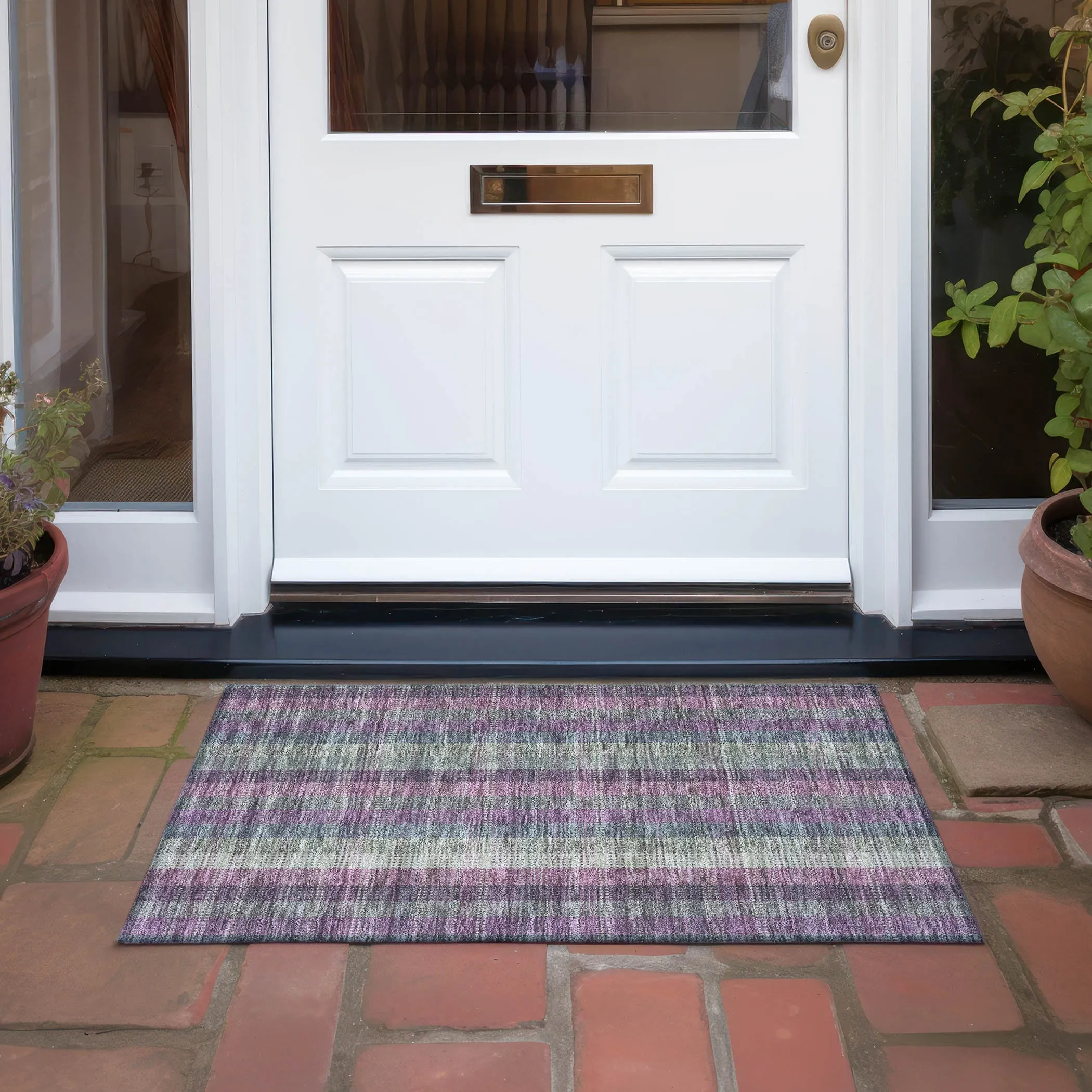 Machine Washable Indoor/ Outdoor Modern Plaid Chantille Rug
