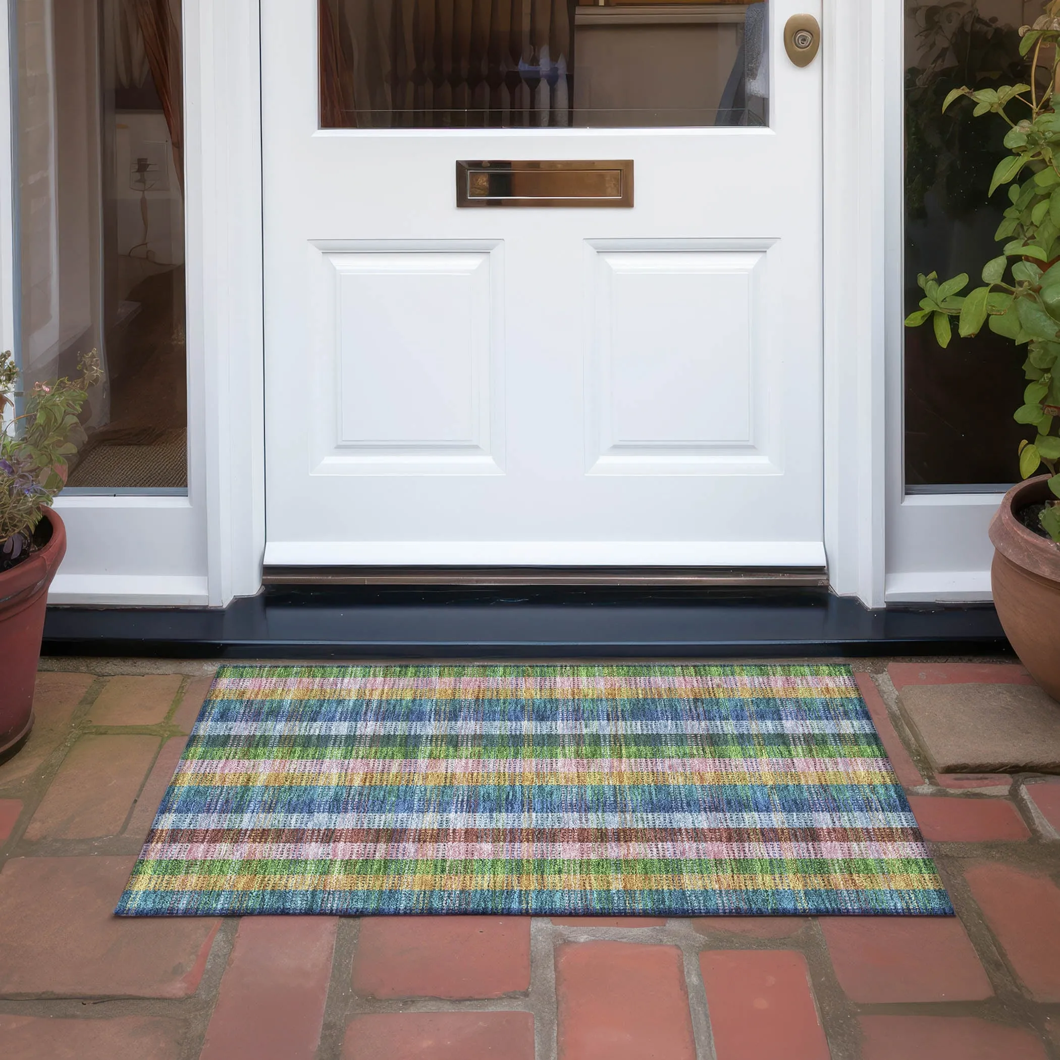 Machine Washable Indoor/ Outdoor Modern Plaid Chantille Rug