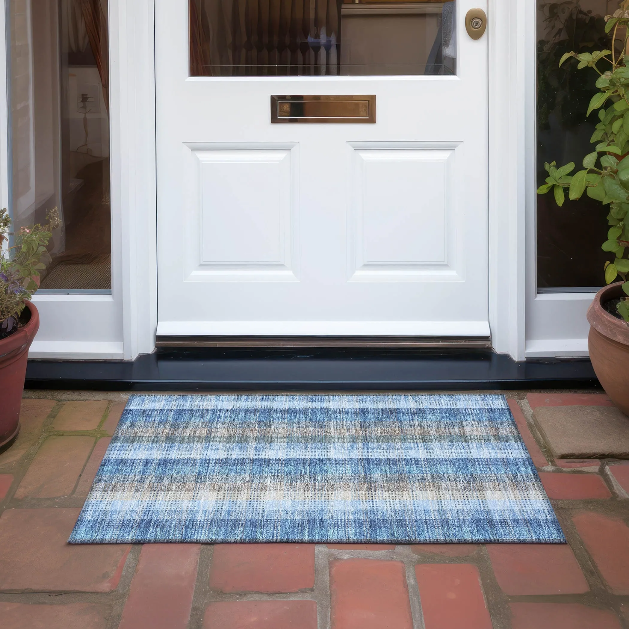 Machine Washable Indoor/ Outdoor Modern Plaid Chantille Rug