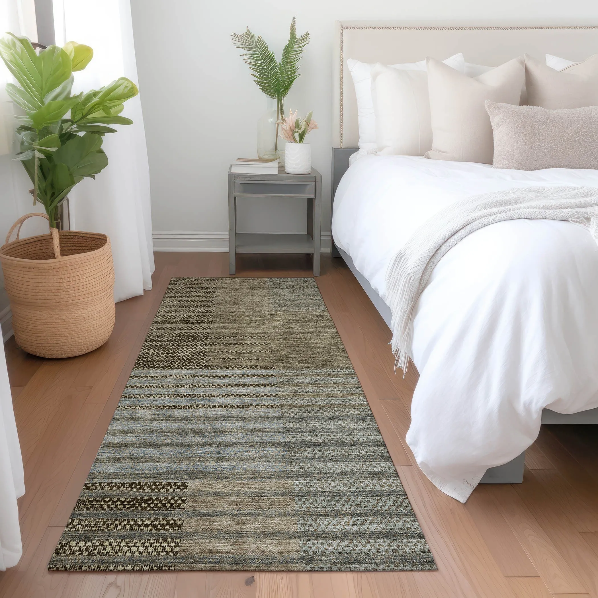 Machine Washable Indoor/ Outdoor Modern Stripes Chantille Rug