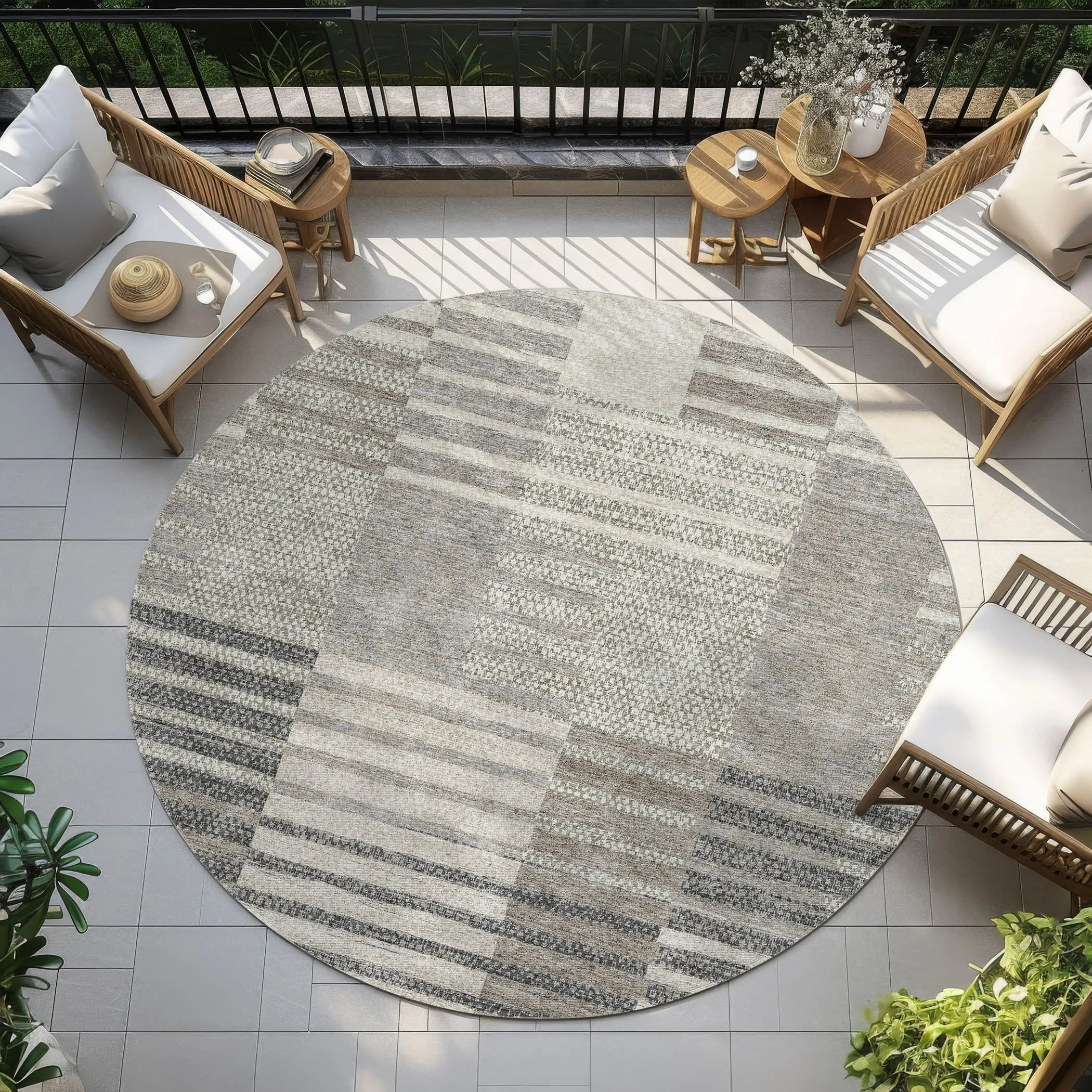 Machine Washable Indoor/ Outdoor Modern Stripes Chantille Rug