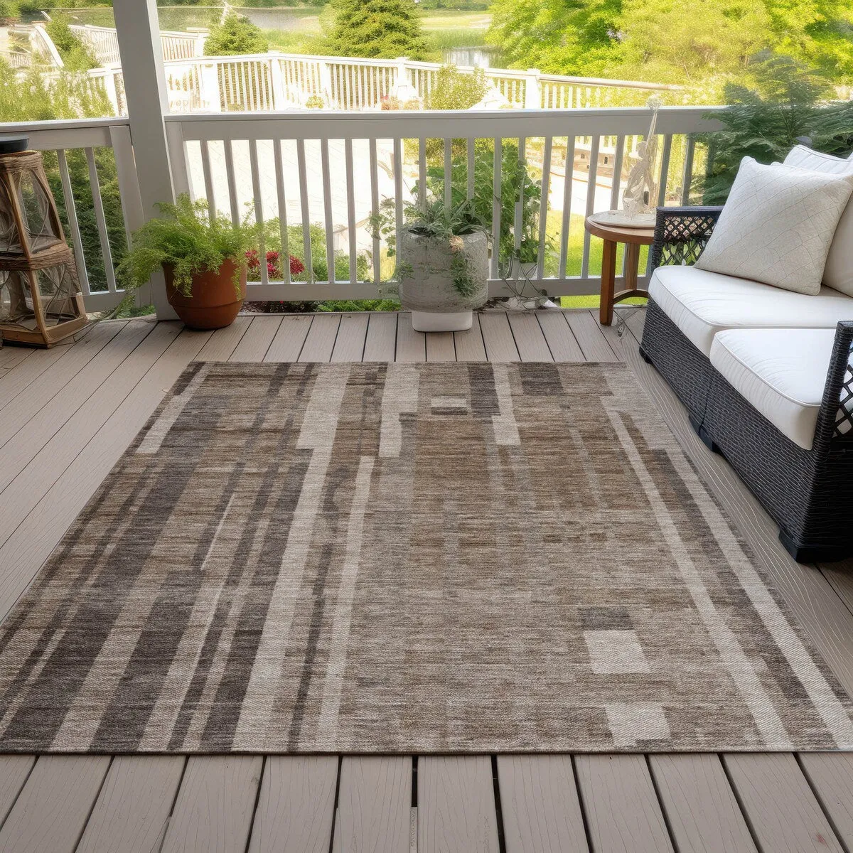 Machine Washable Indoor/ Outdoor Modern Stripes Chantille Rug