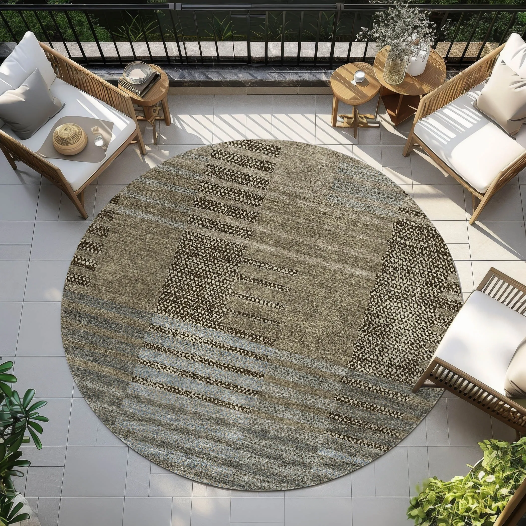 Machine Washable Indoor/ Outdoor Modern Stripes Chantille Rug