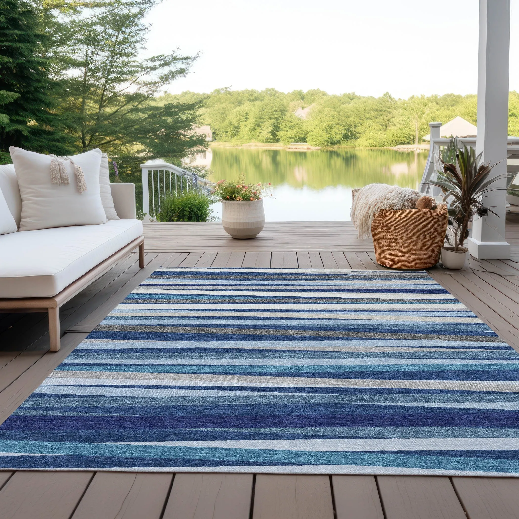 Machine Washable Indoor/ Outdoor Modern Stripes Chantille Rug
