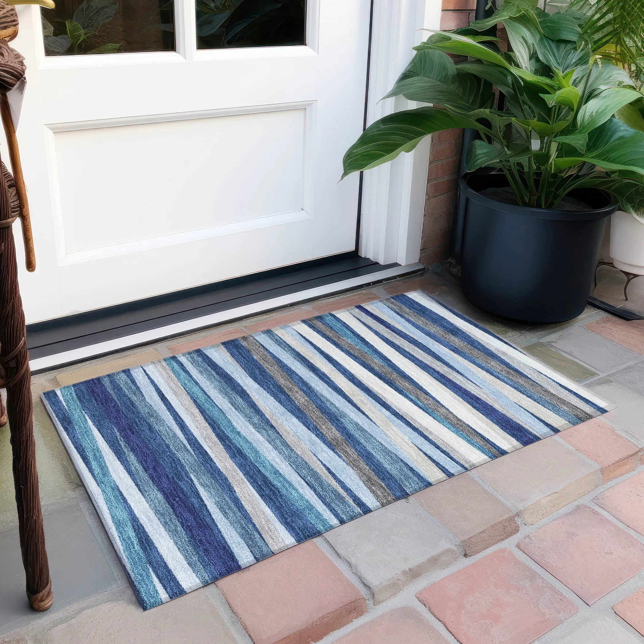 Machine Washable Indoor/ Outdoor Modern Stripes Chantille Rug