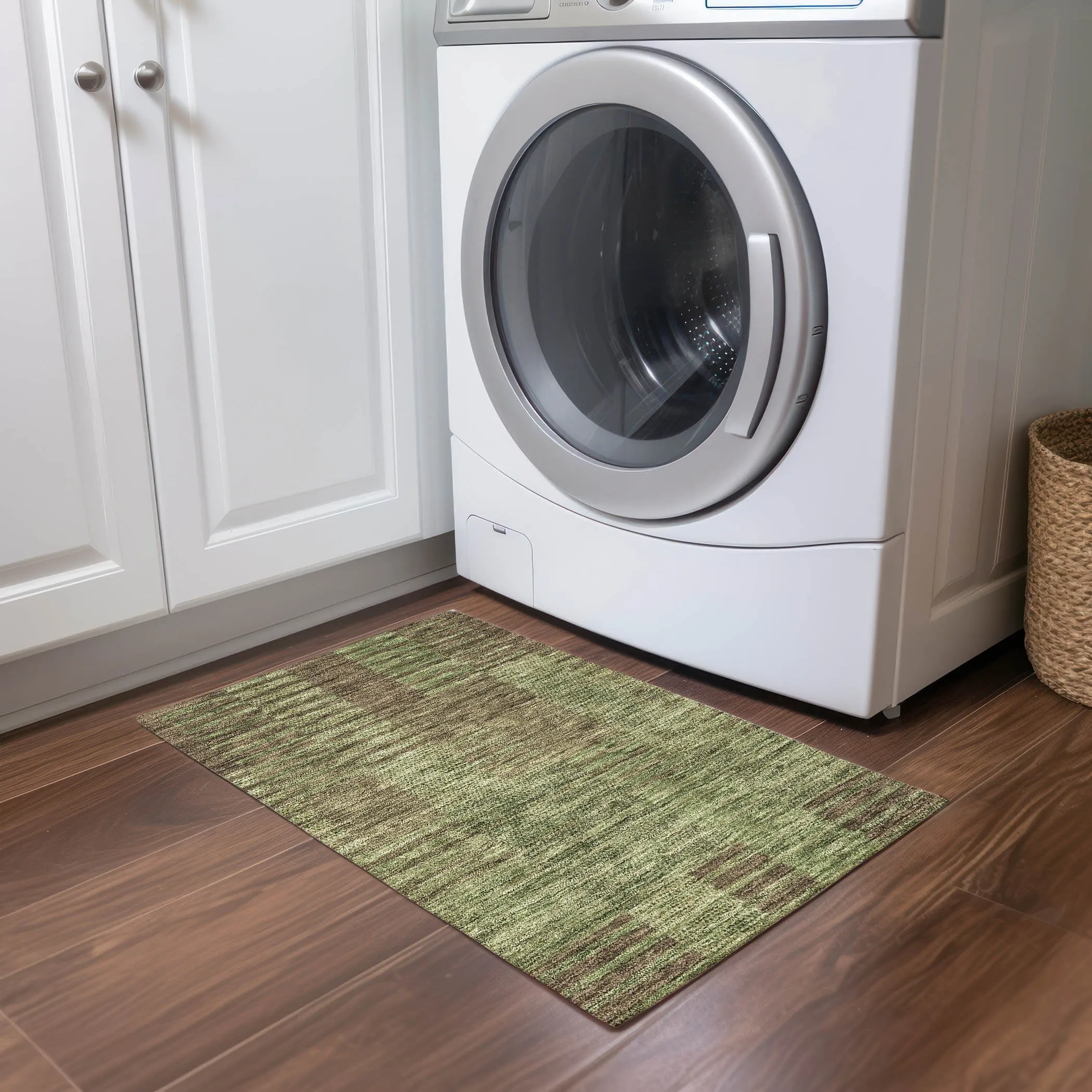 Machine Washable Indoor/ Outdoor Modern Stripes Chantille Rug