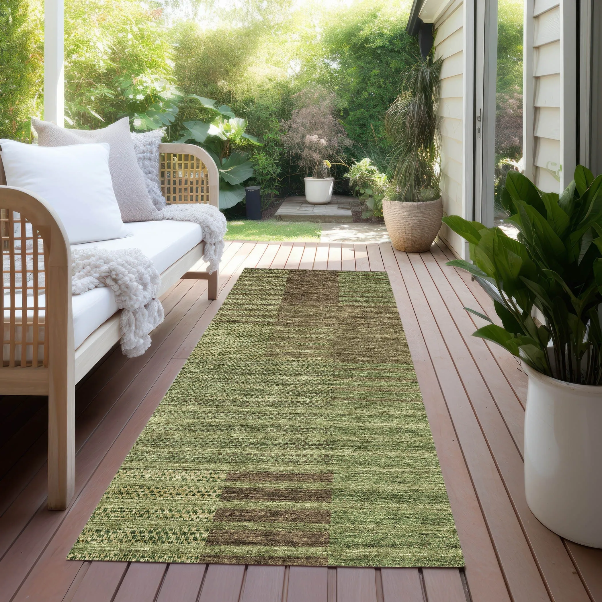 Machine Washable Indoor/ Outdoor Modern Stripes Chantille Rug