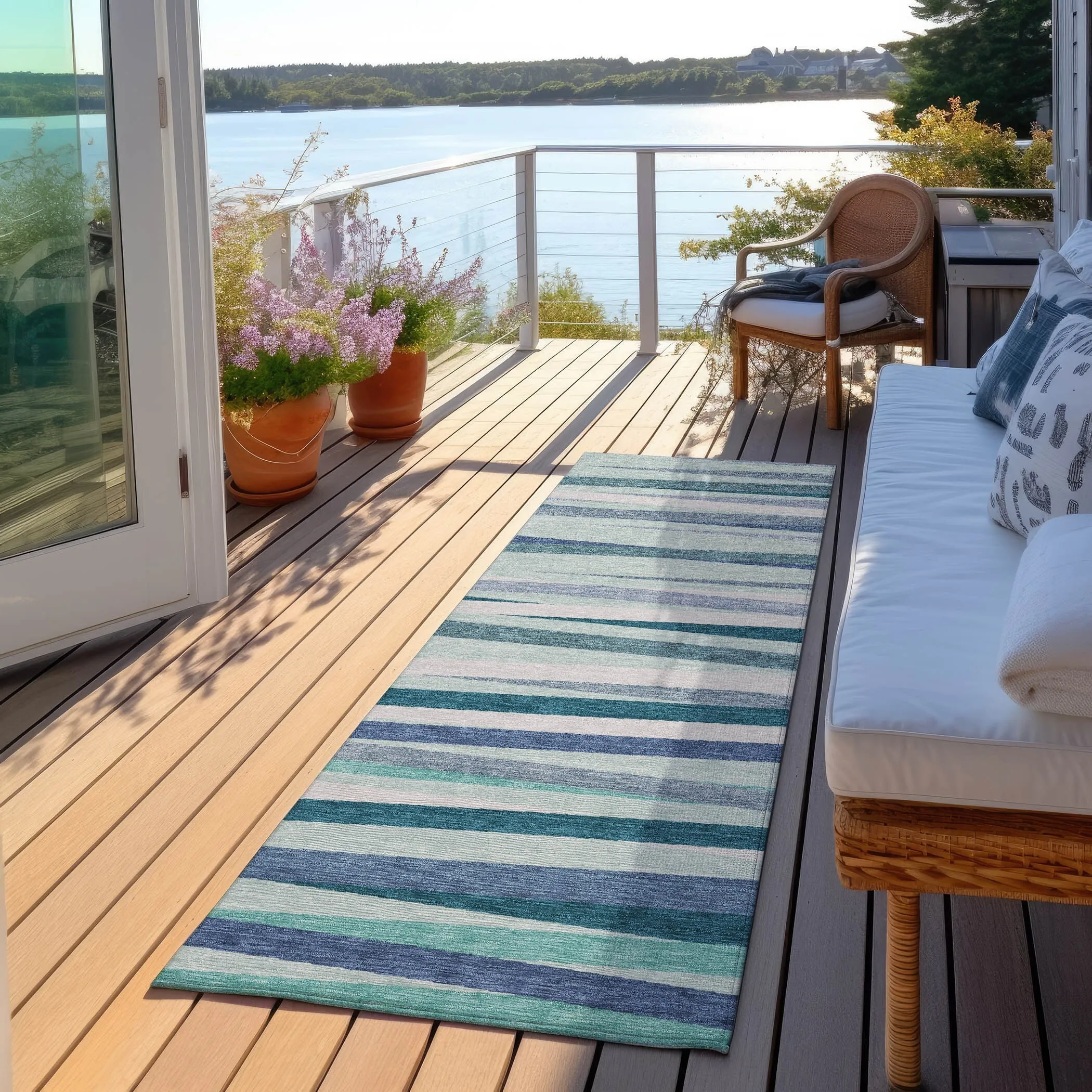Machine Washable Indoor/ Outdoor Modern Stripes Chantille Rug