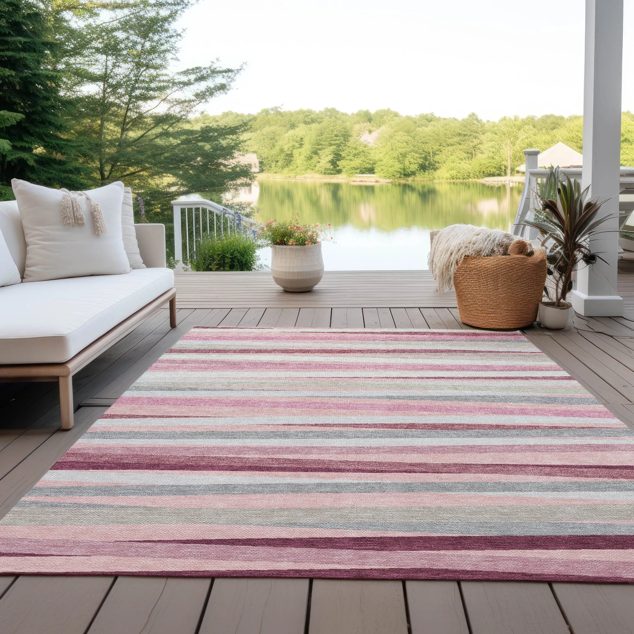 Machine Washable Indoor/ Outdoor Modern Stripes Chantille Rug