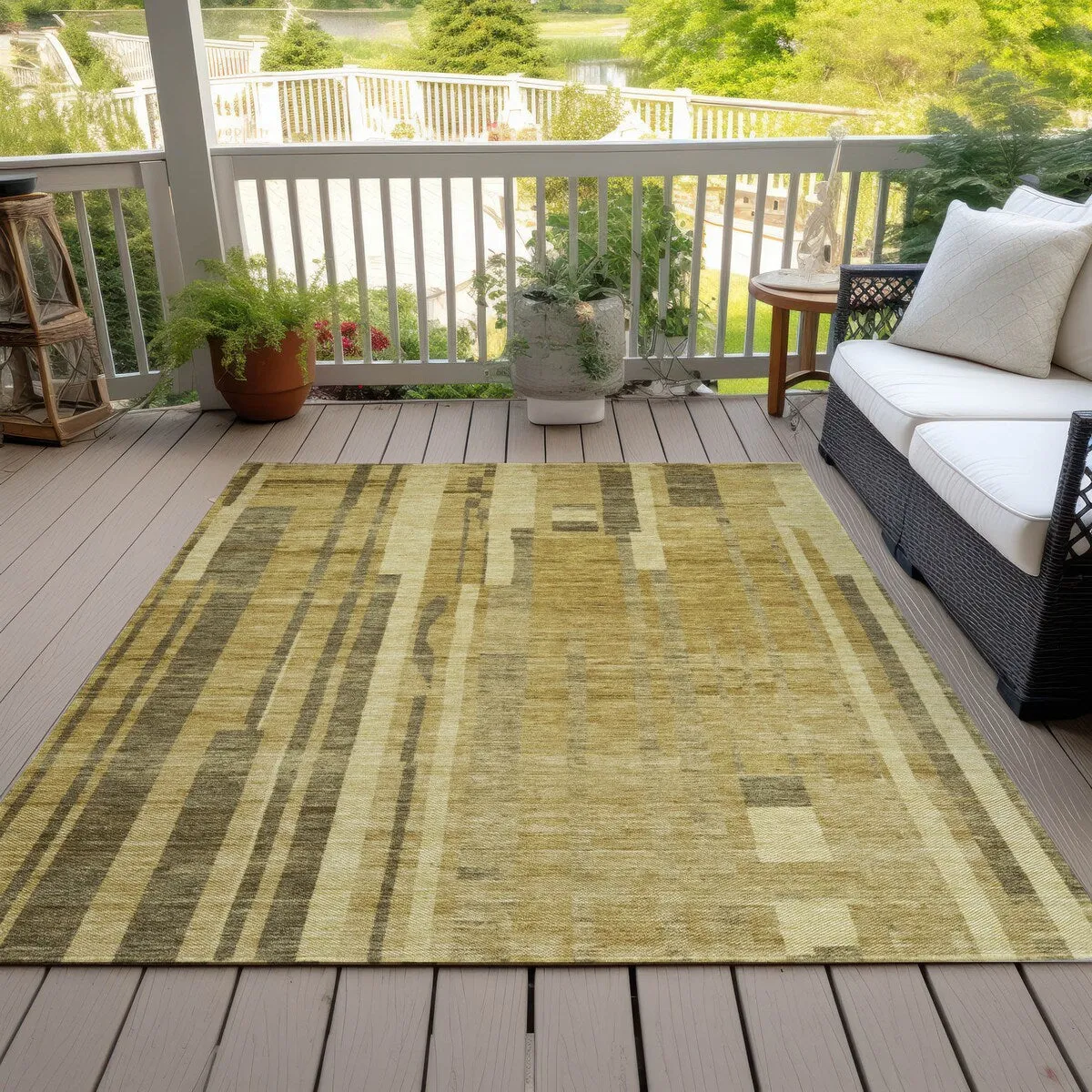 Machine Washable Indoor/ Outdoor Modern Stripes Chantille Rug