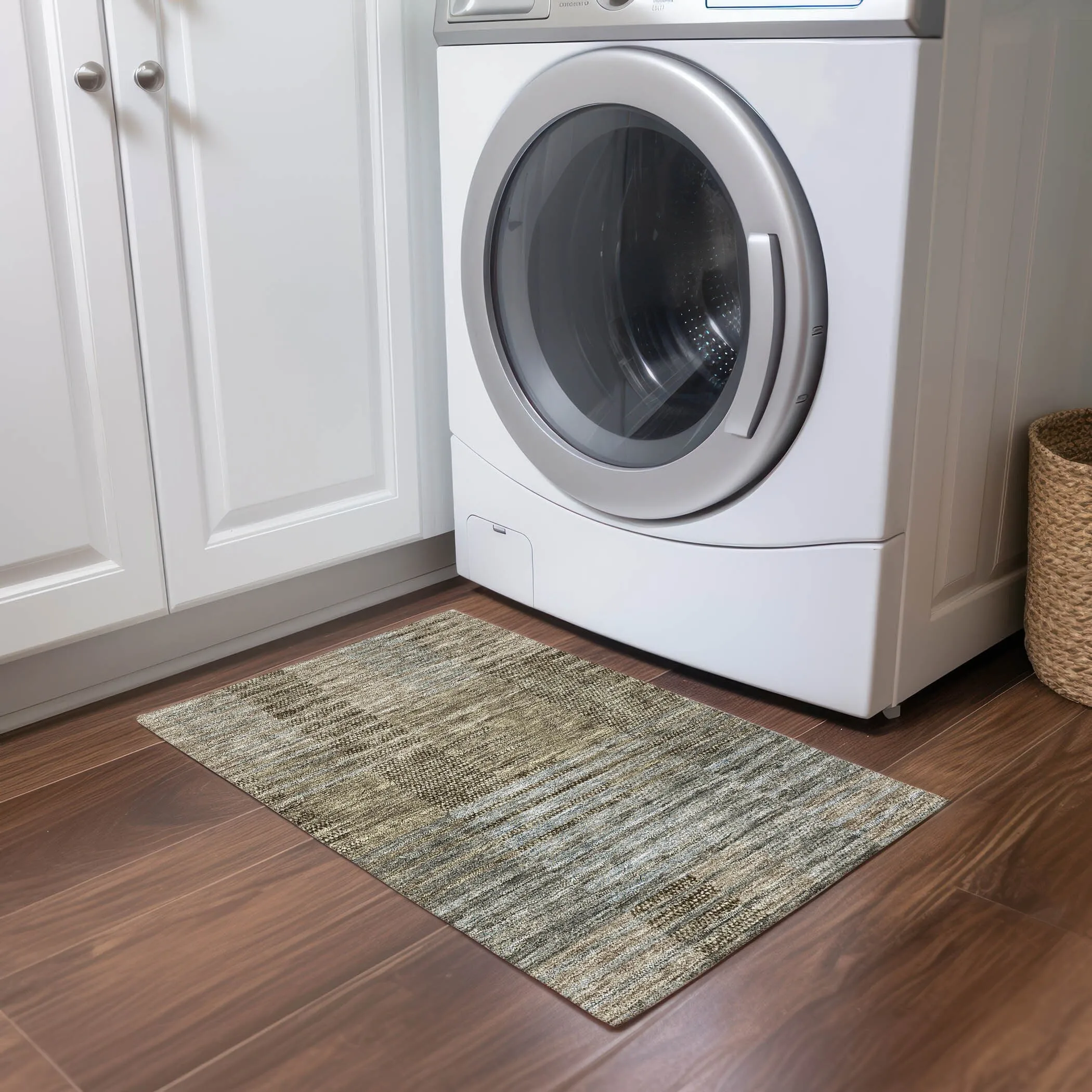 Machine Washable Indoor/ Outdoor Modern Stripes Chantille Rug