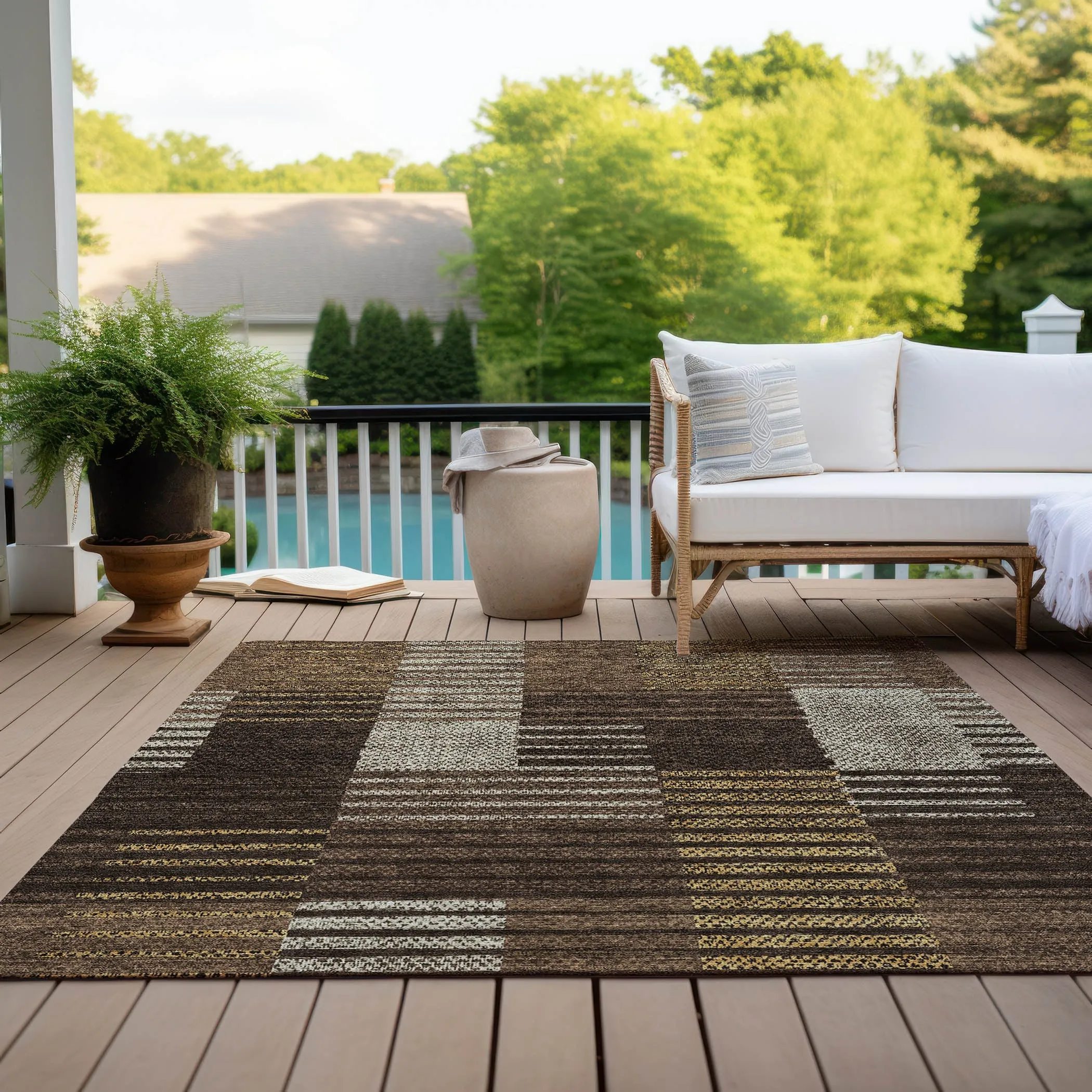 Machine Washable Indoor/ Outdoor Modern Stripes Chantille Rug