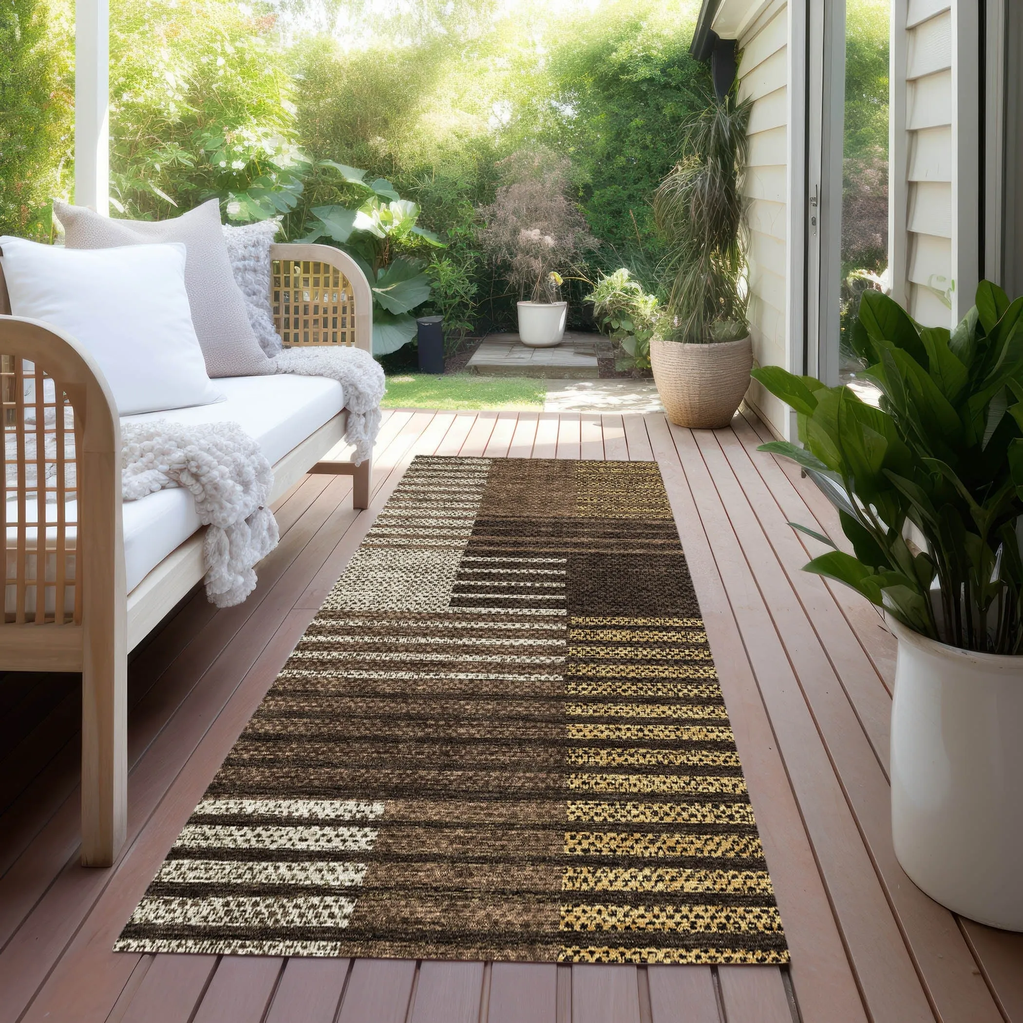 Machine Washable Indoor/ Outdoor Modern Stripes Chantille Rug