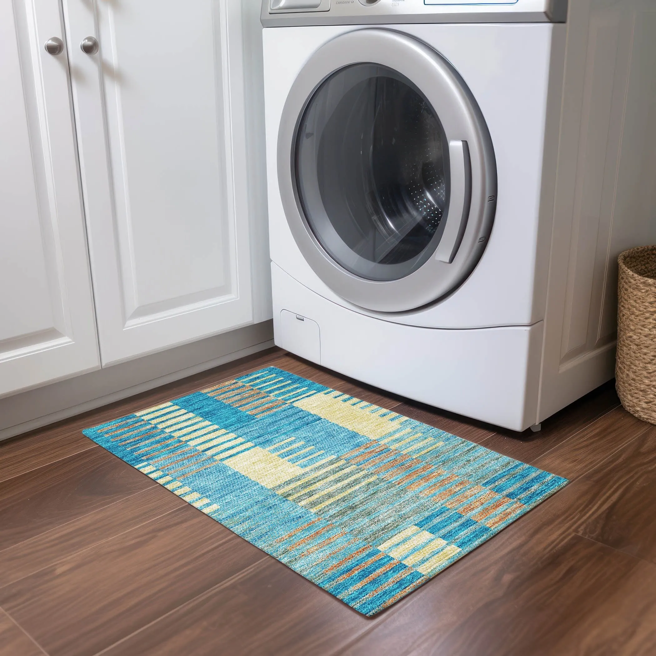 Machine Washable Indoor/ Outdoor Modern Stripes Chantille Rug