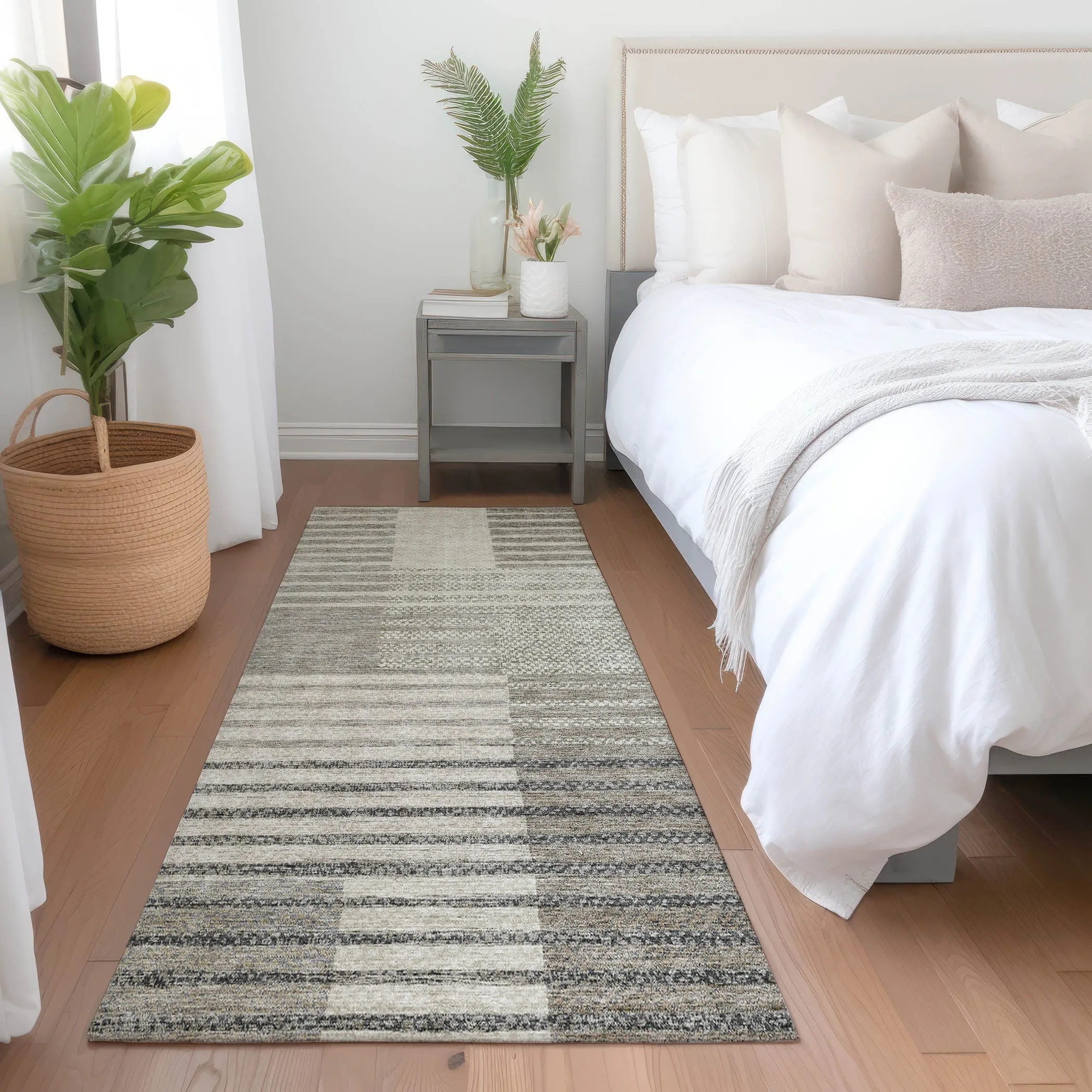 Machine Washable Indoor/ Outdoor Modern Stripes Chantille Rug