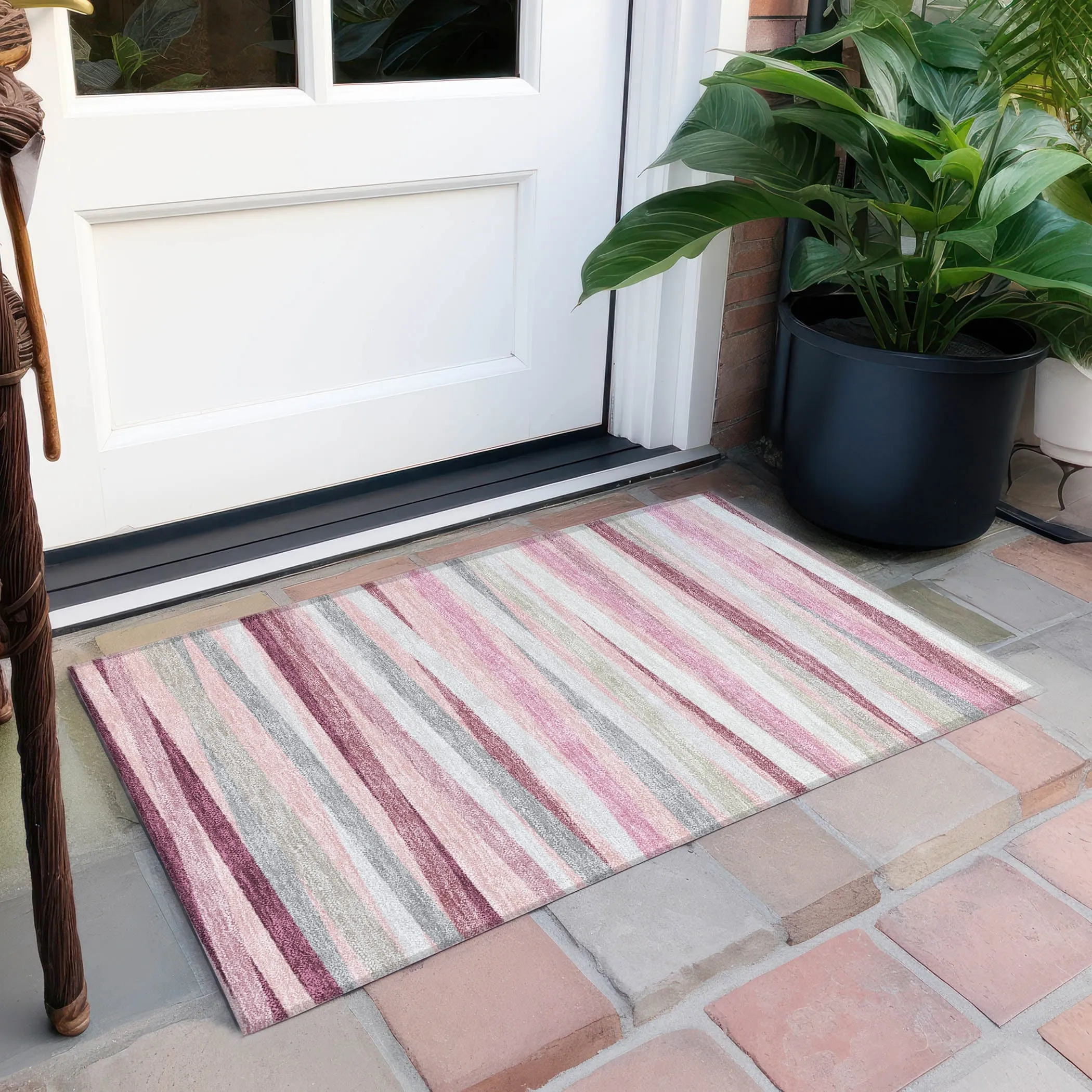 Machine Washable Indoor/ Outdoor Modern Stripes Chantille Rug