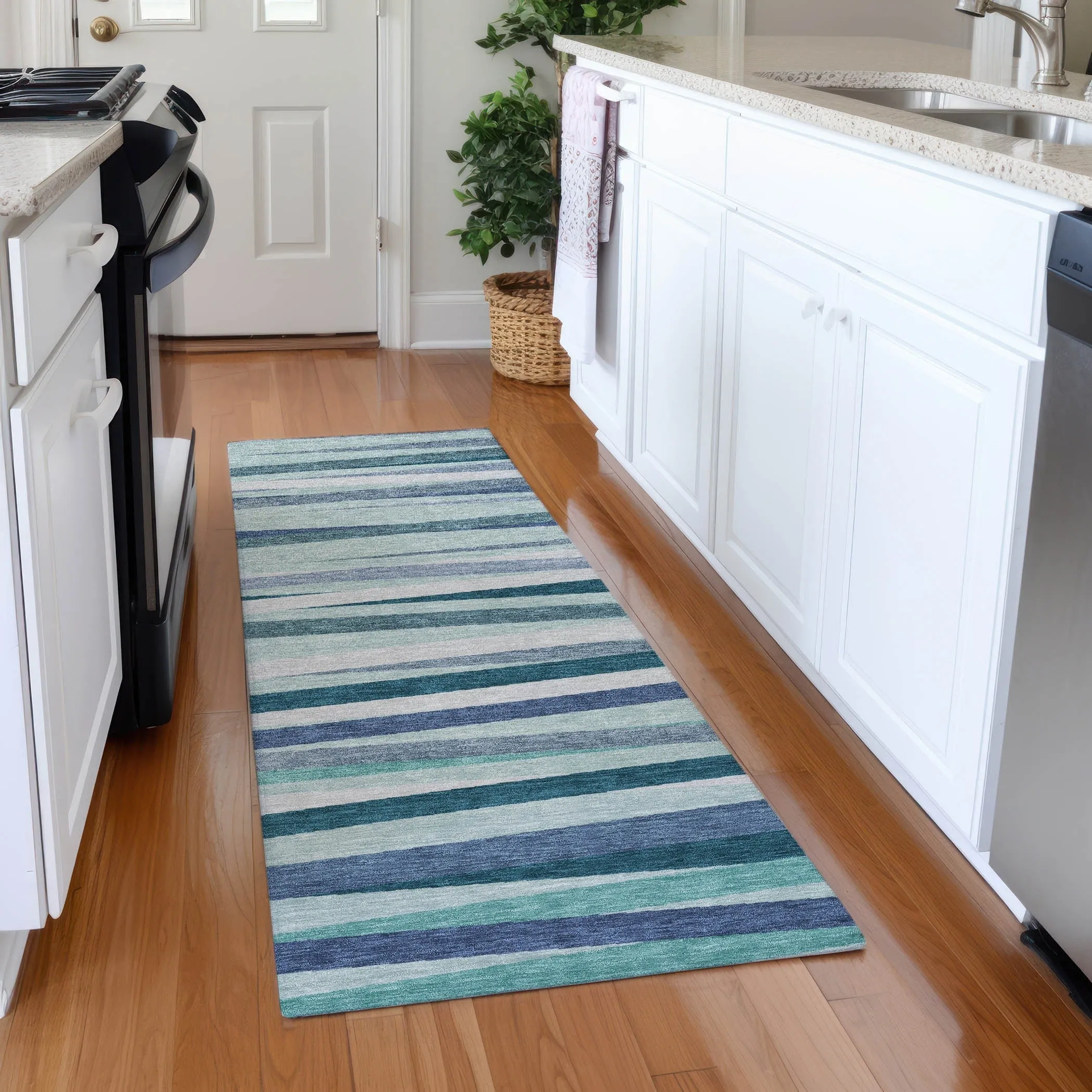 Machine Washable Indoor/ Outdoor Modern Stripes Chantille Rug