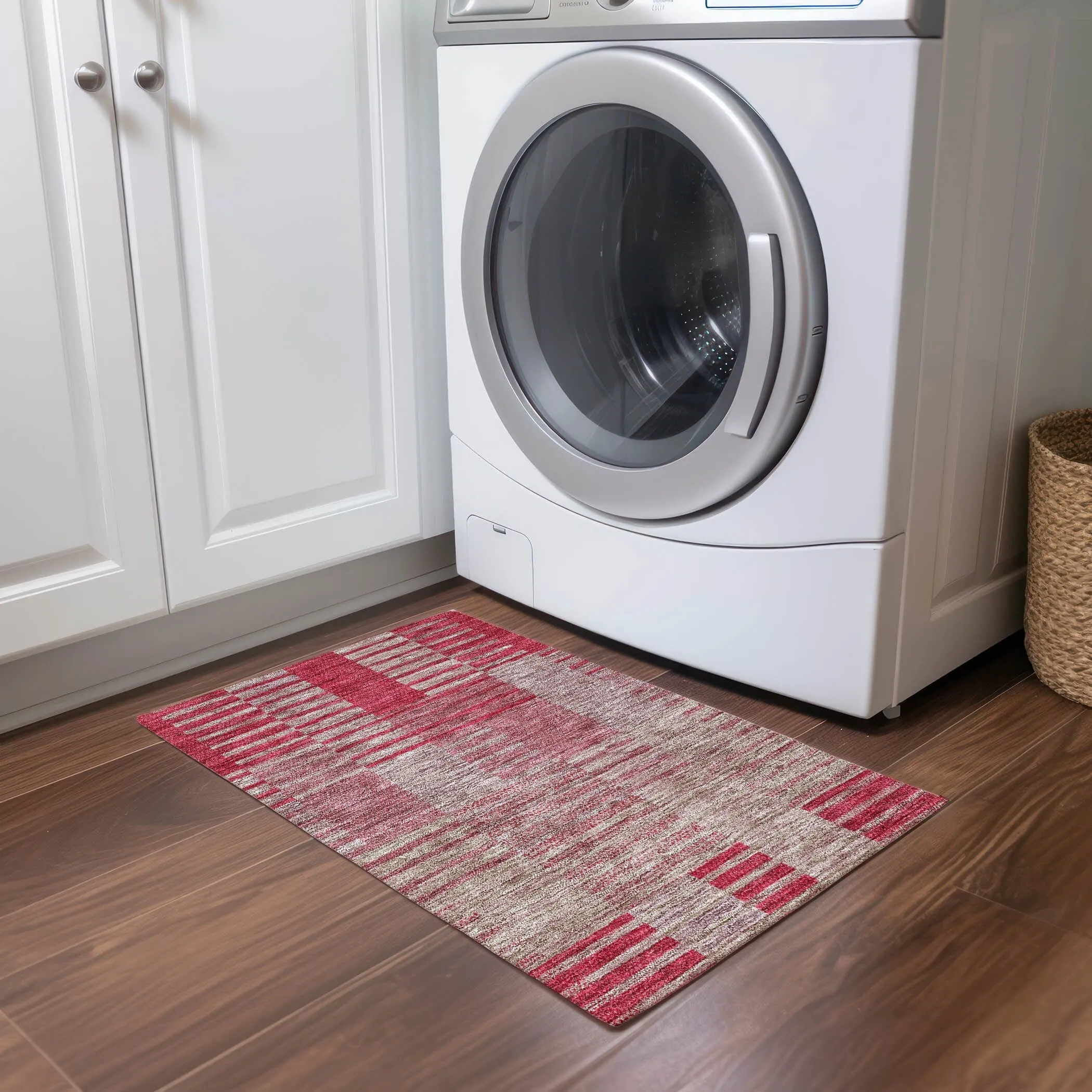 Machine Washable Indoor/ Outdoor Modern Stripes Chantille Rug