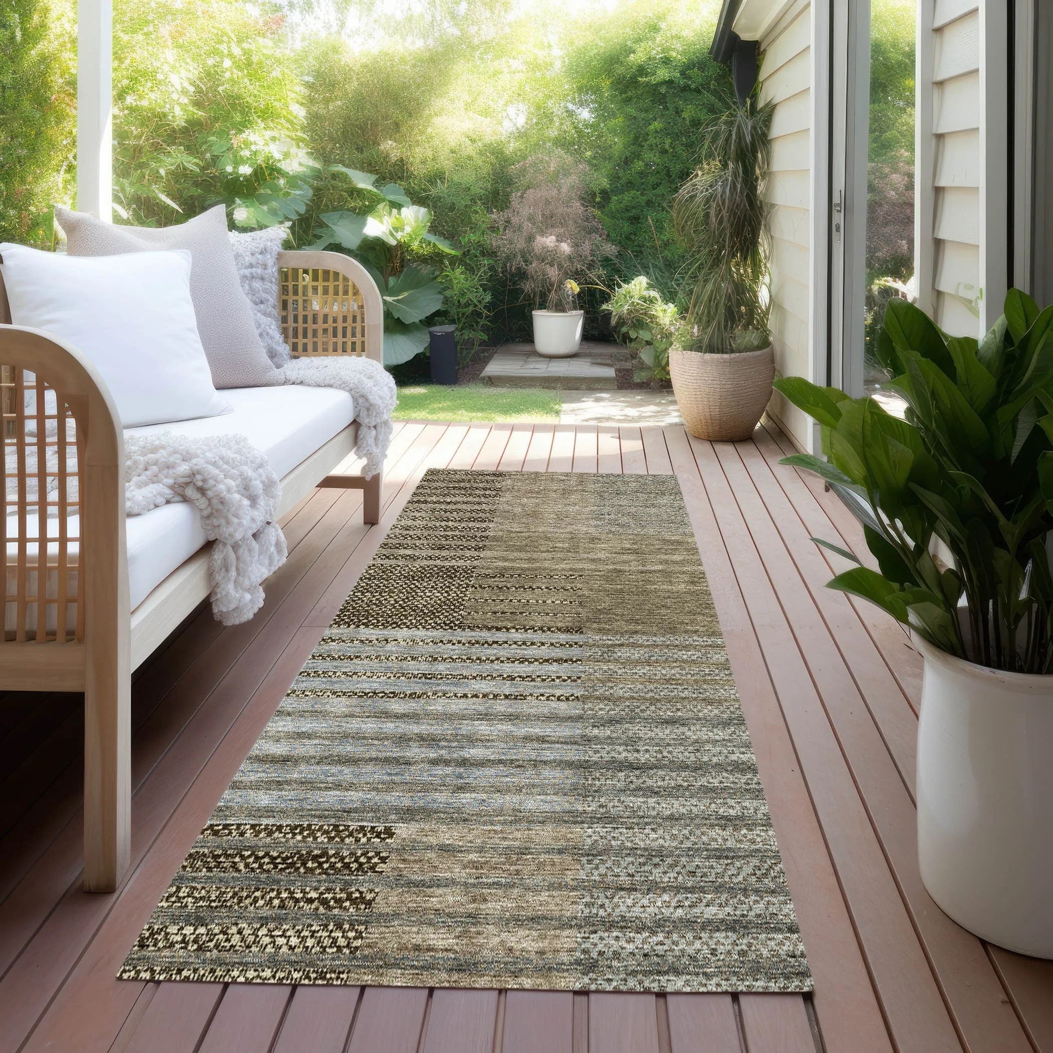Machine Washable Indoor/ Outdoor Modern Stripes Chantille Rug