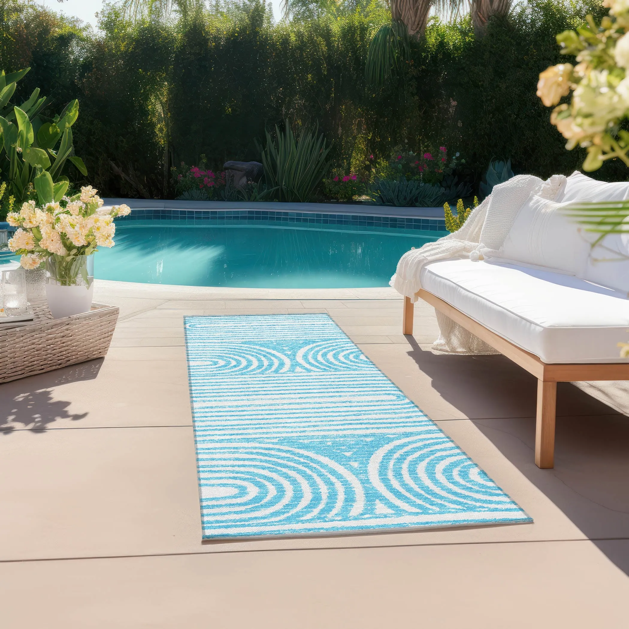 Machine Washable Indoor/ Outdoor Modern Vibes Chantille Rug