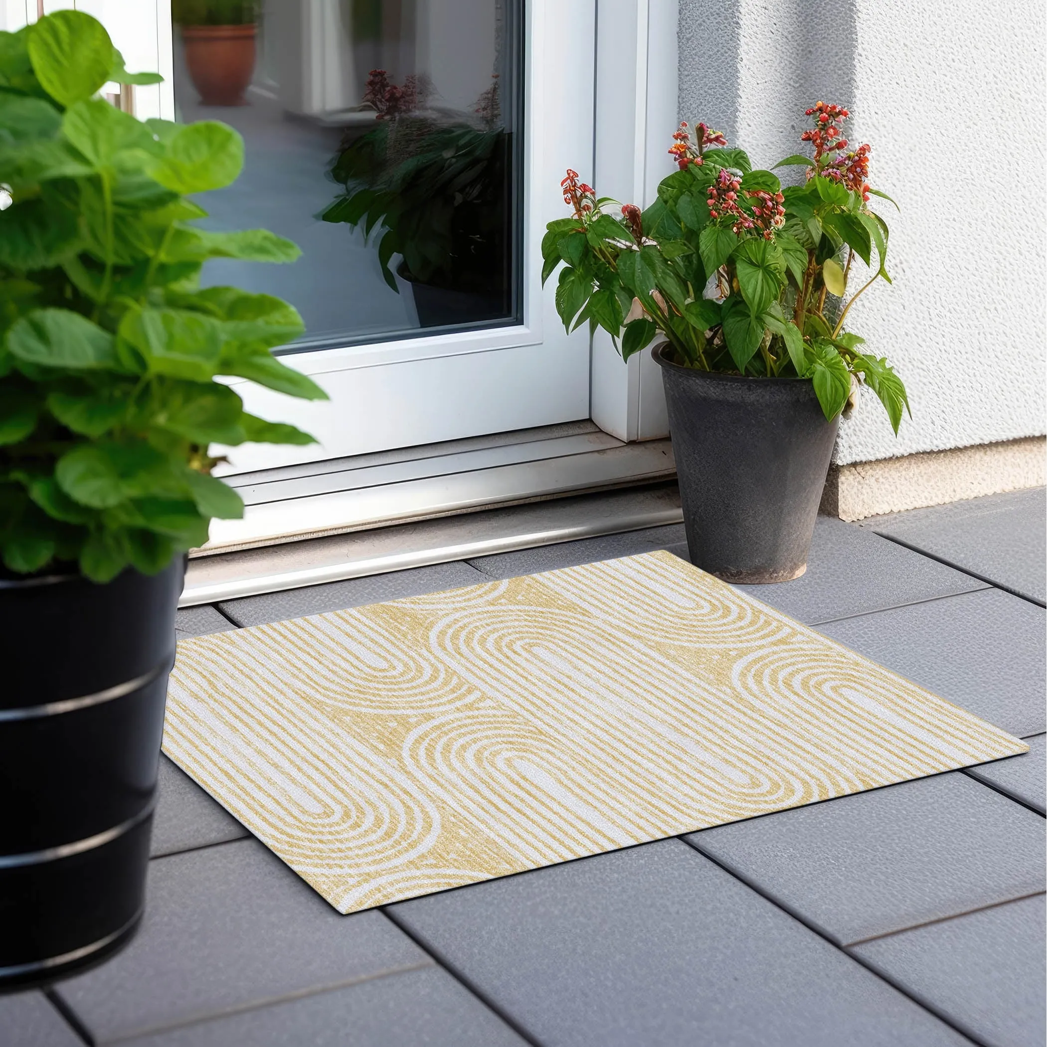 Machine Washable Indoor/ Outdoor Modern Vibes Chantille Rug