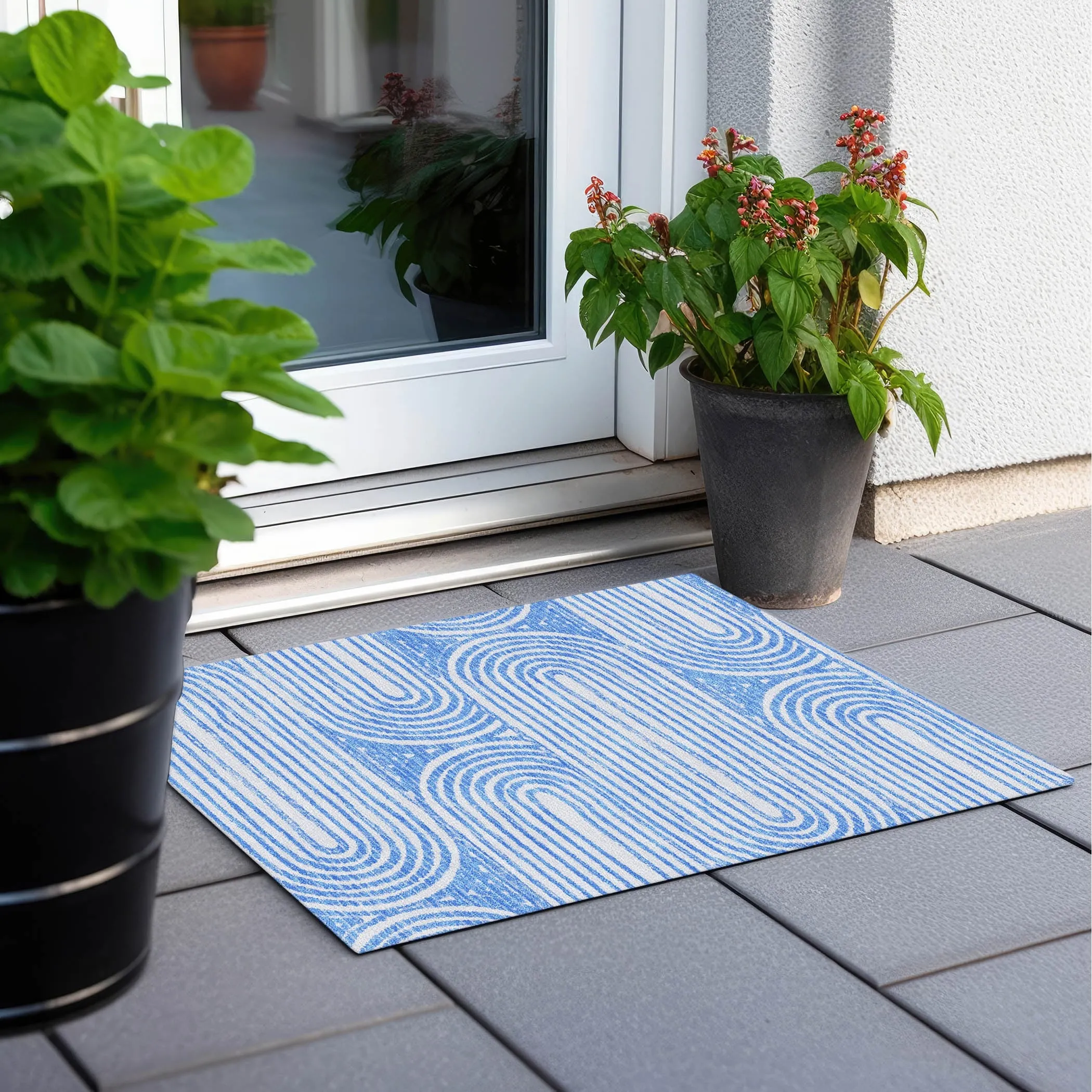 Machine Washable Indoor/ Outdoor Modern Vibes Chantille Rug
