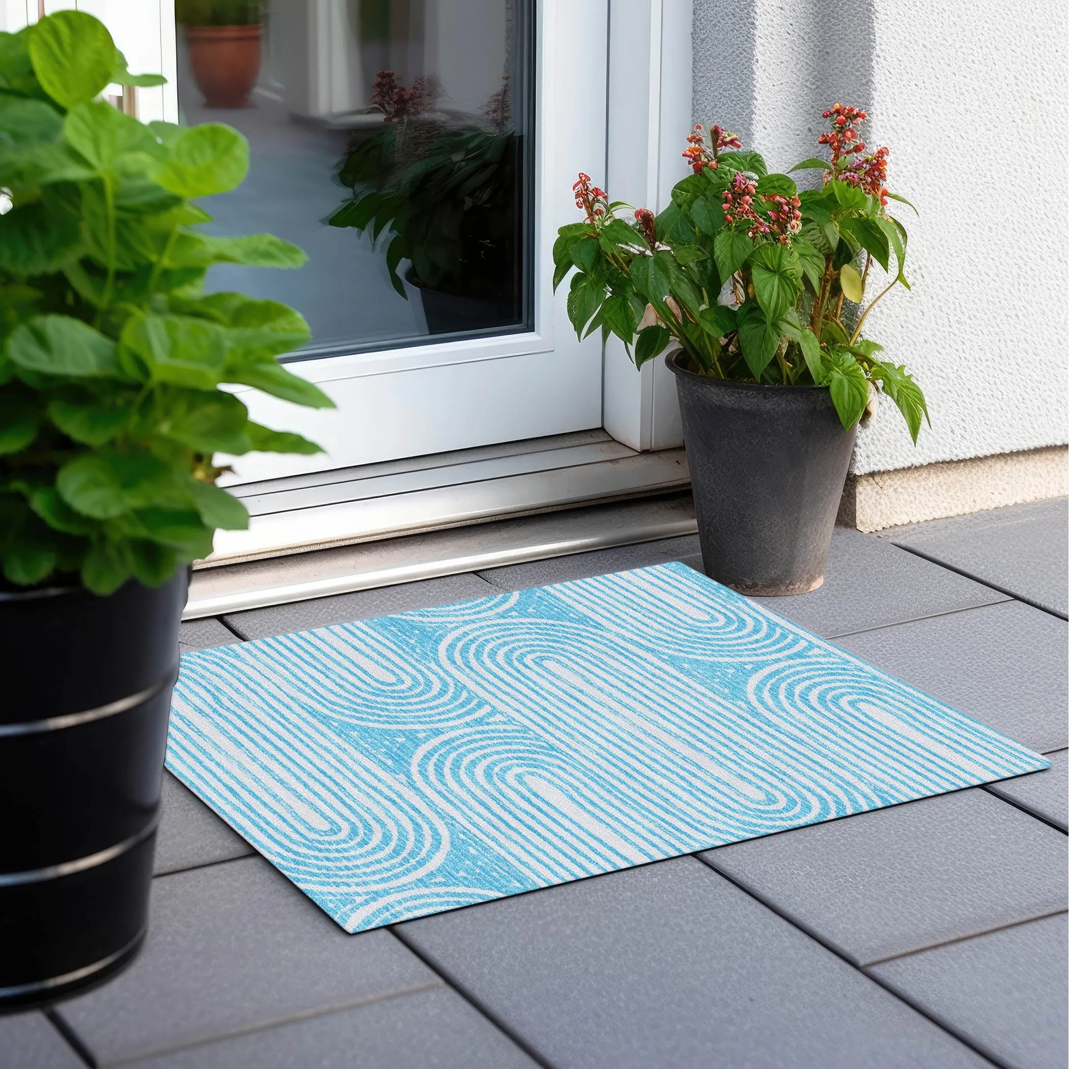 Machine Washable Indoor/ Outdoor Modern Vibes Chantille Rug