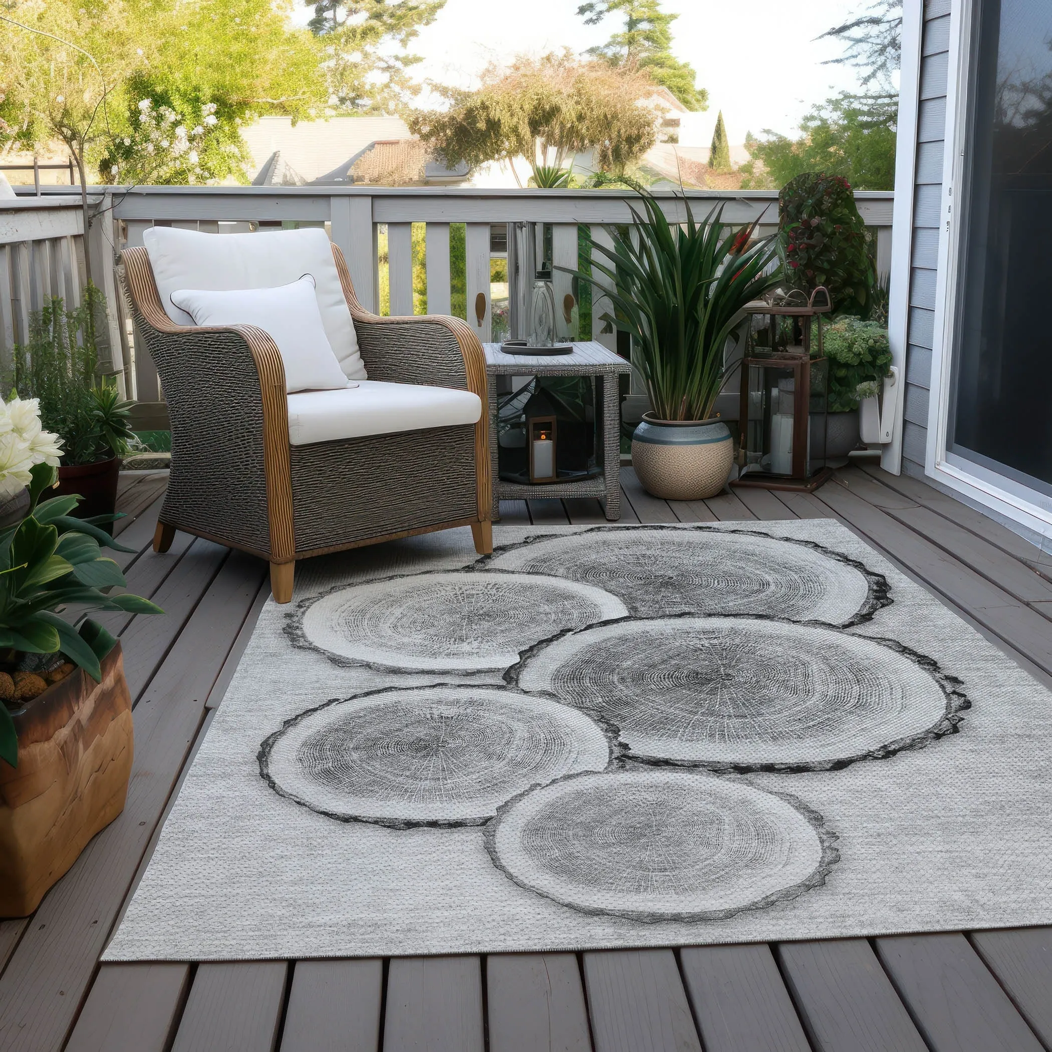 Machine Washable Indoor/ Outdoor Modern Wood Chantille Rug