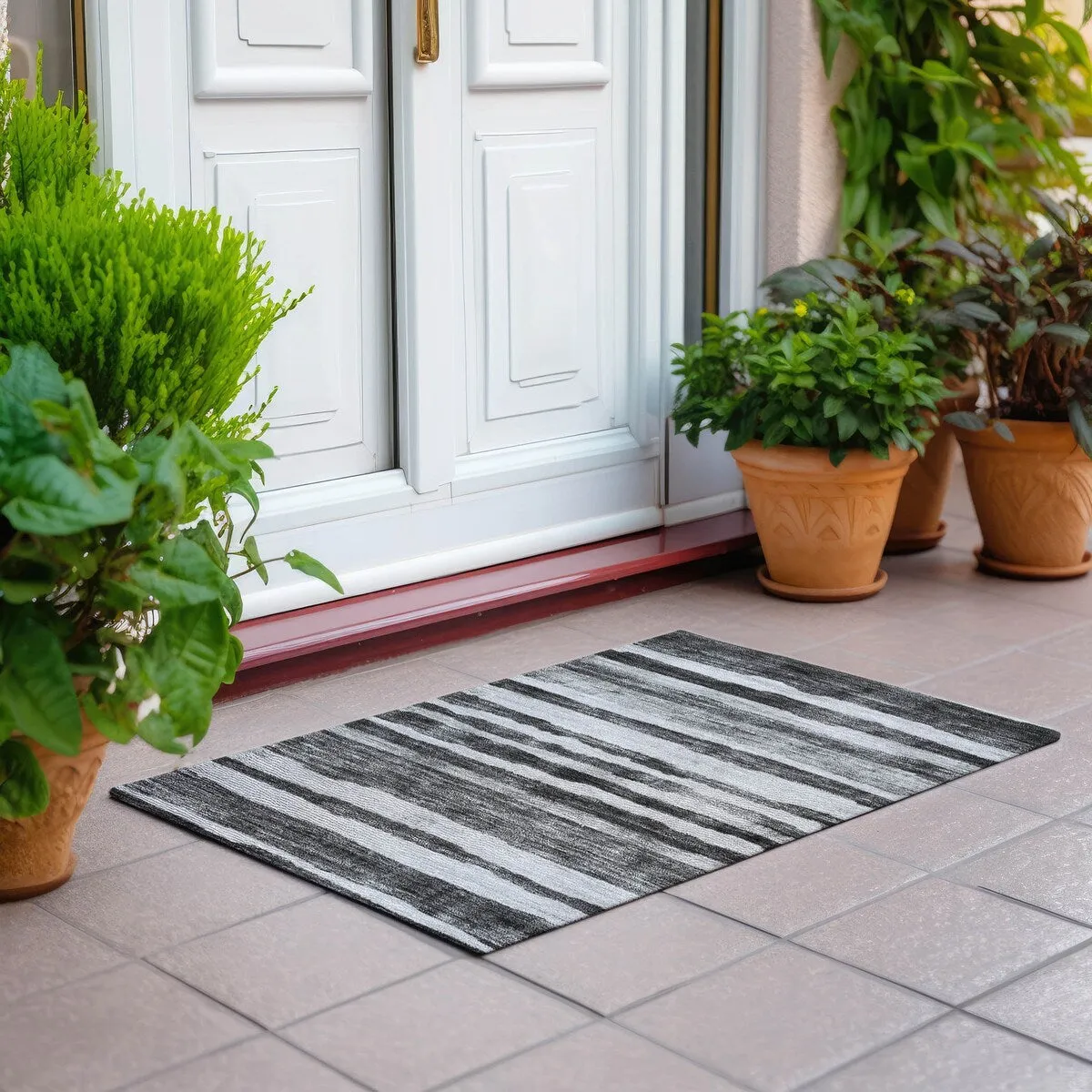 Machine Washable Indoor/ Outdoor Moroccan Stripe Chantille Rug
