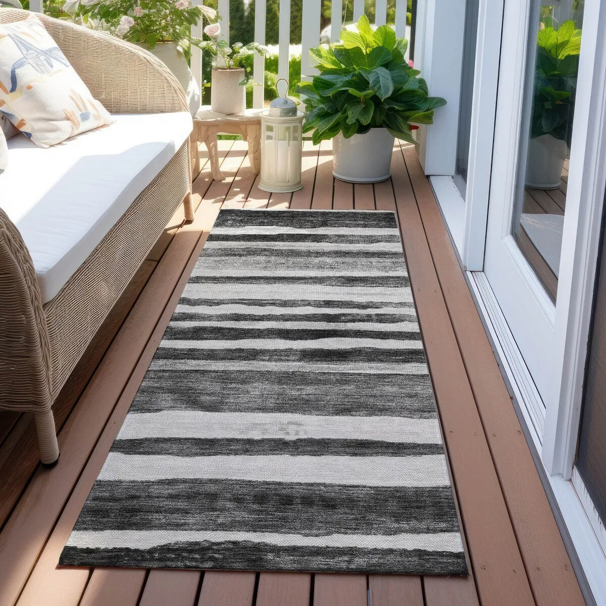 Machine Washable Indoor/ Outdoor Moroccan Stripe Chantille Rug