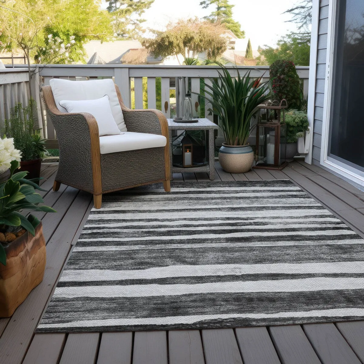 Machine Washable Indoor/ Outdoor Moroccan Stripe Chantille Rug