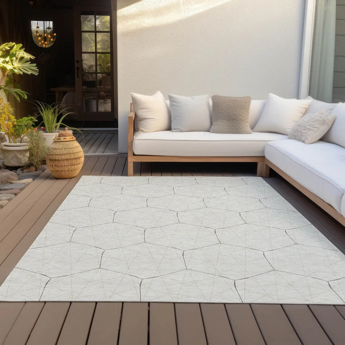 Machine Washable Indoor/ Outdoor Mosaic Geo Chantille Rug