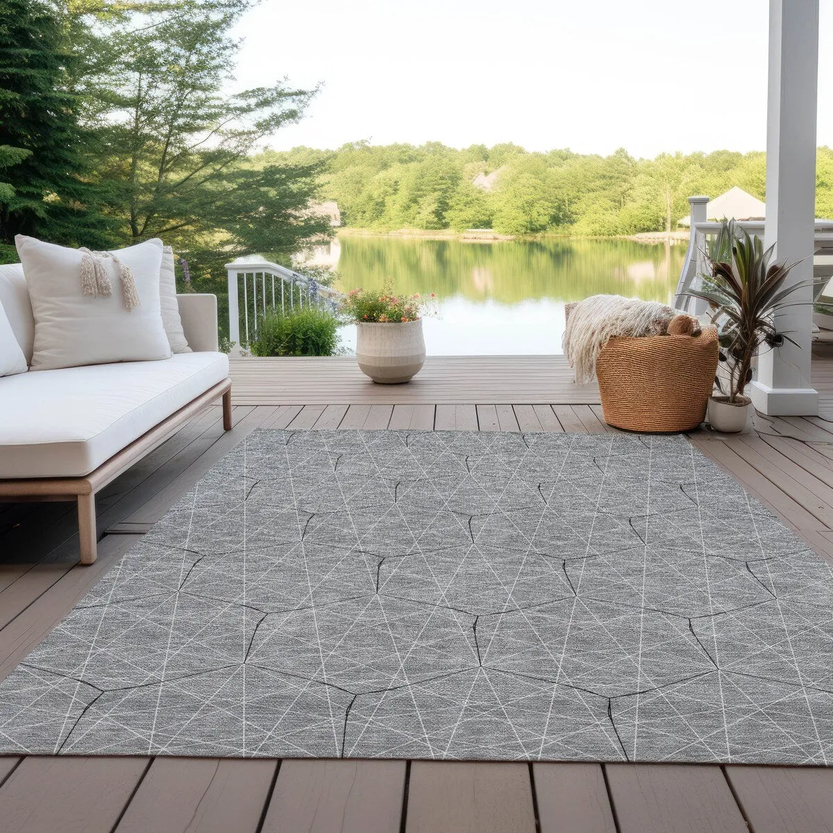 Machine Washable Indoor/ Outdoor Mosaic Geo Chantille Rug