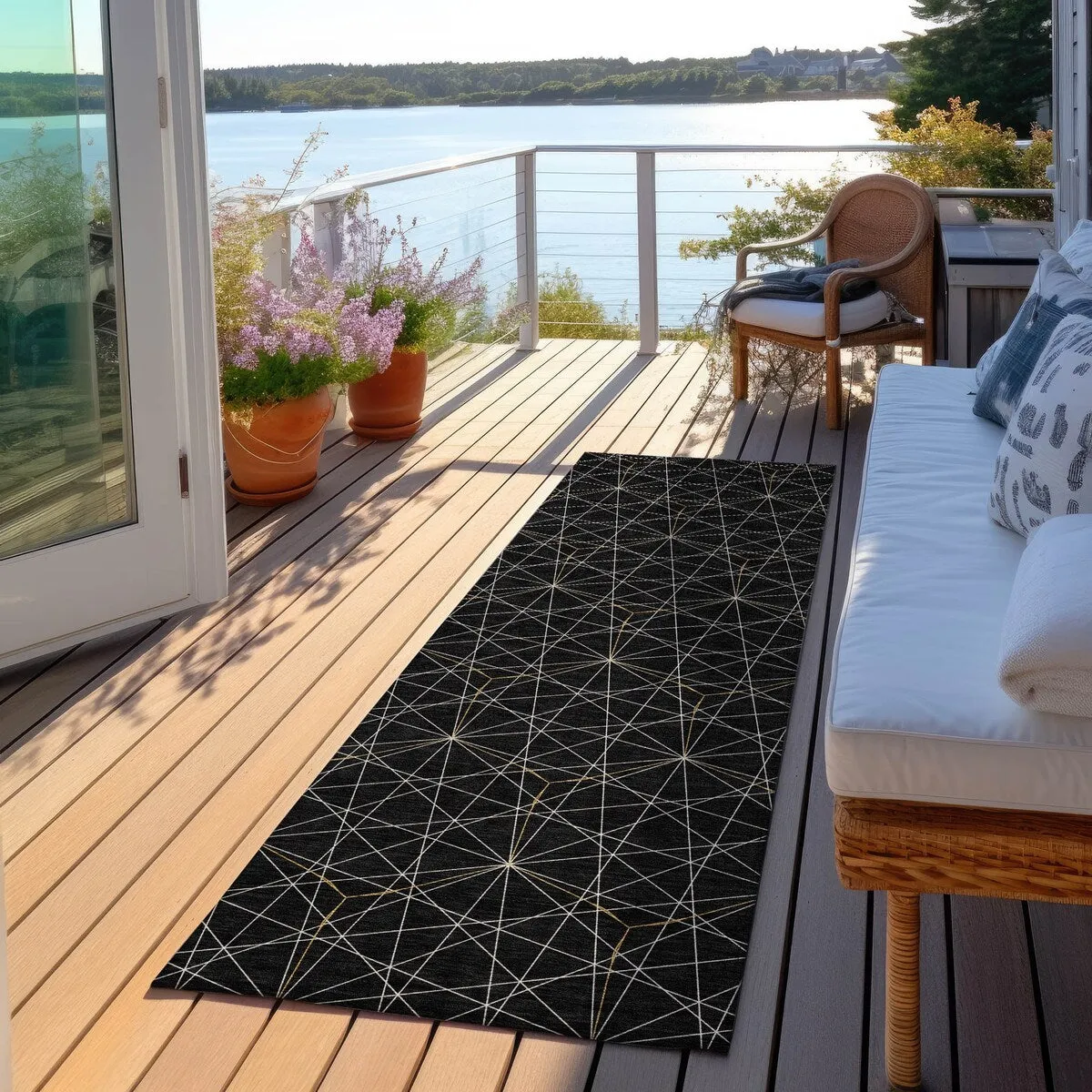 Machine Washable Indoor/ Outdoor Mosaic Geo Chantille Rug