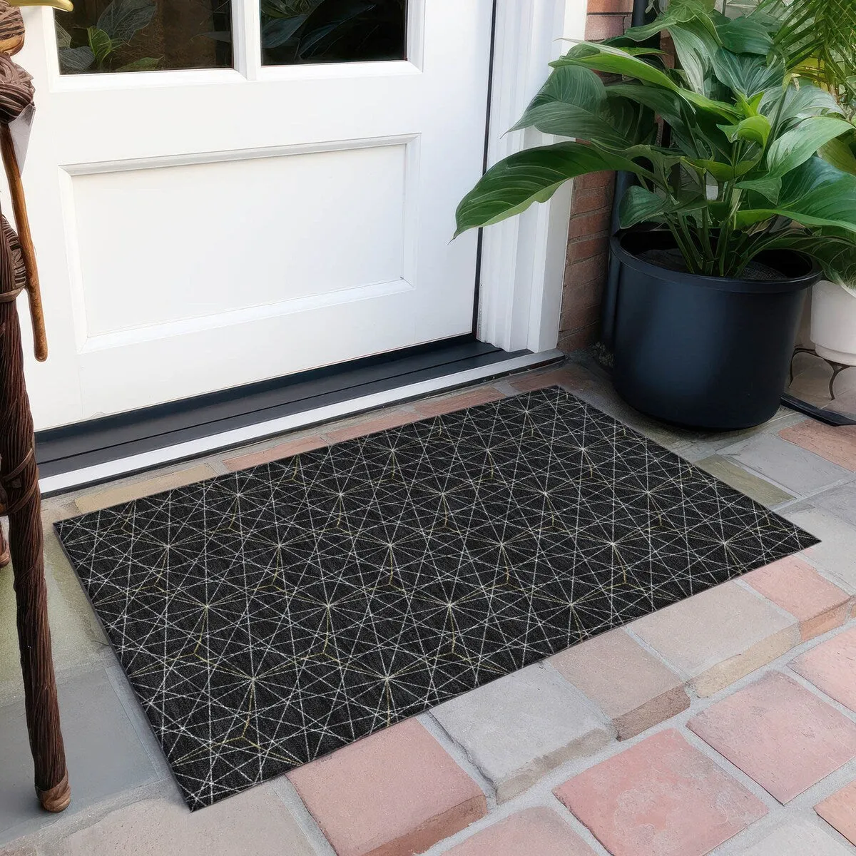 Machine Washable Indoor/ Outdoor Mosaic Geo Chantille Rug