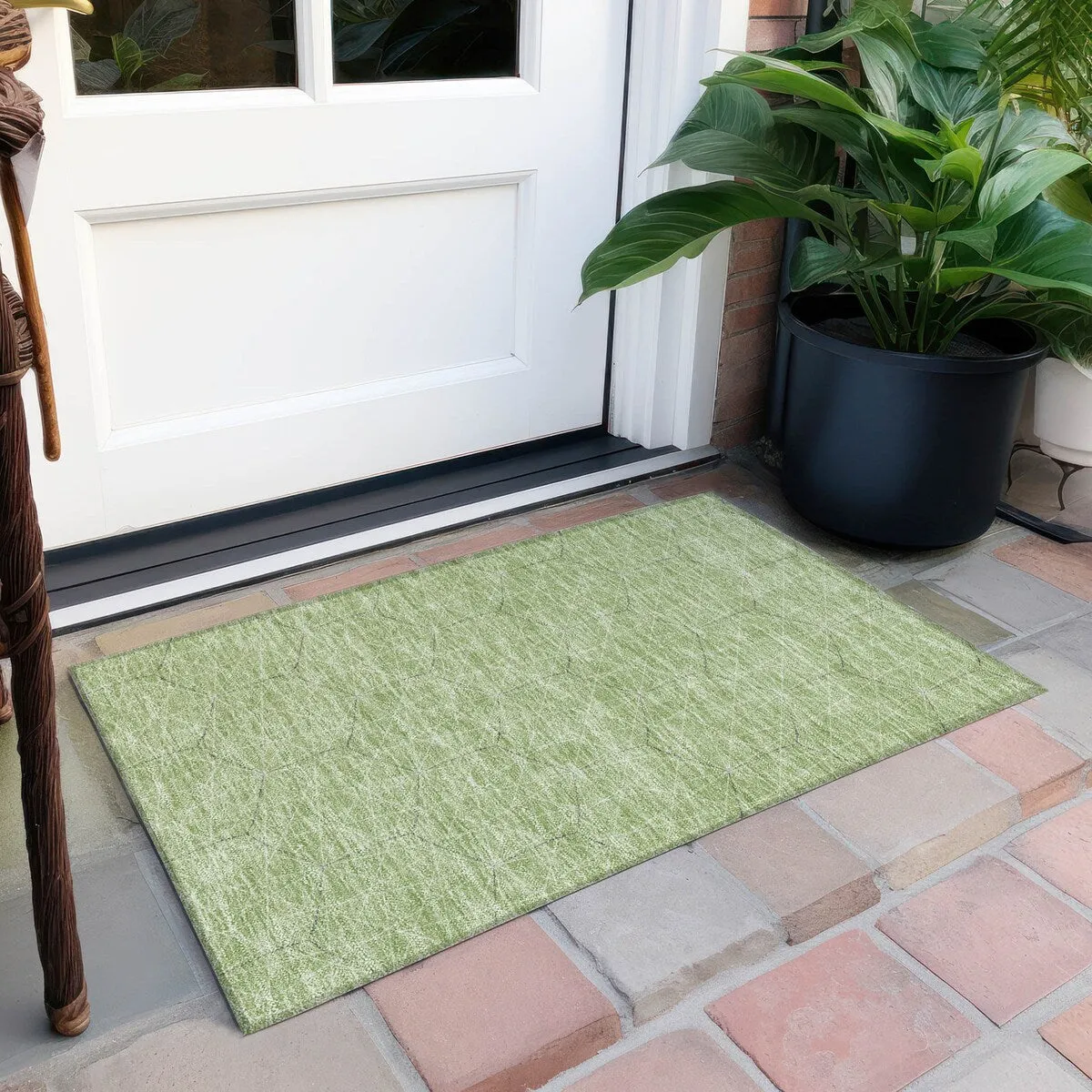 Machine Washable Indoor/ Outdoor Mosaic Geo Chantille Rug