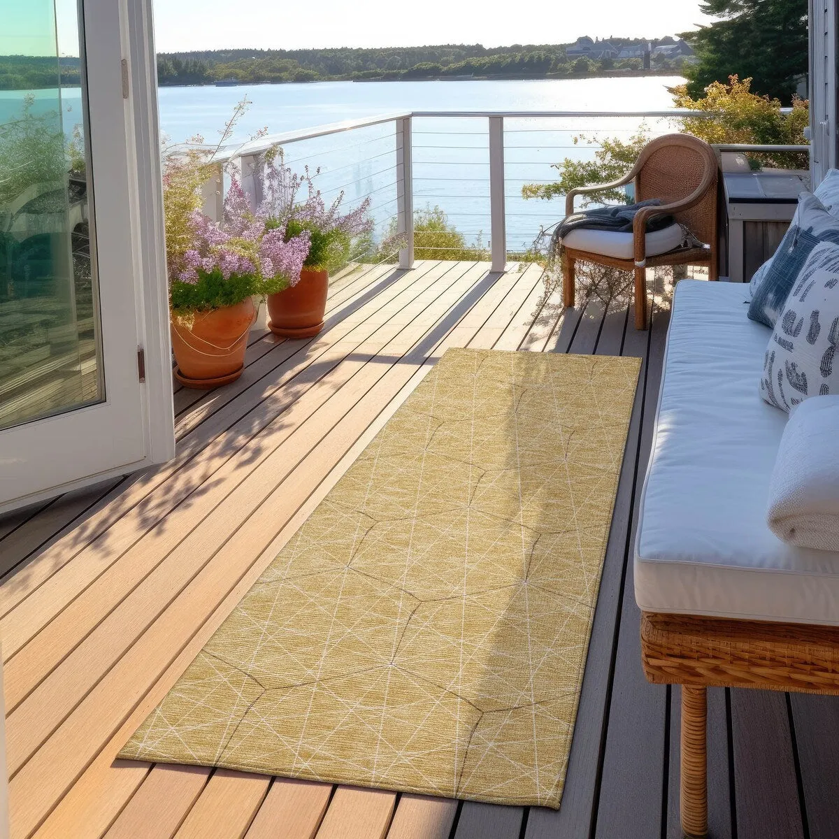 Machine Washable Indoor/ Outdoor Mosaic Geo Chantille Rug
