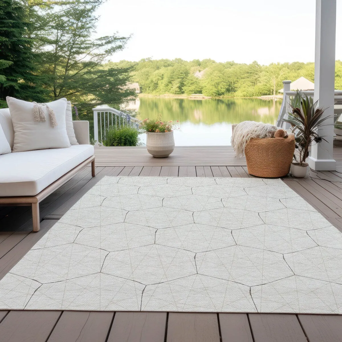 Machine Washable Indoor/ Outdoor Mosaic Geo Chantille Rug
