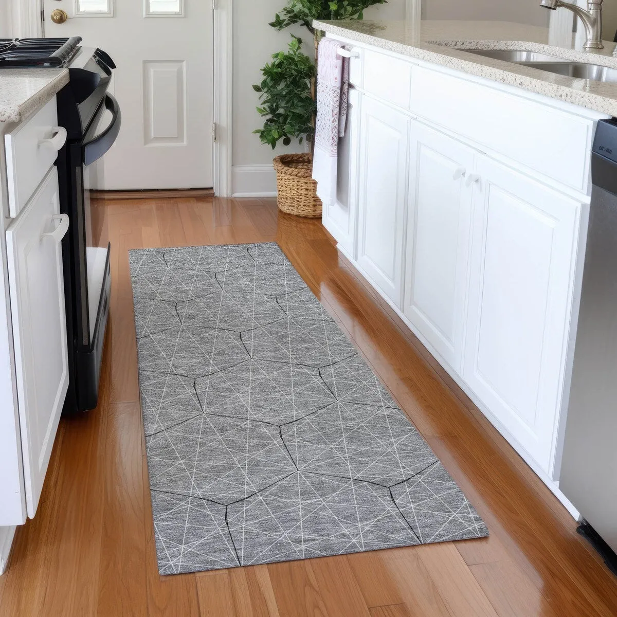 Machine Washable Indoor/ Outdoor Mosaic Geo Chantille Rug