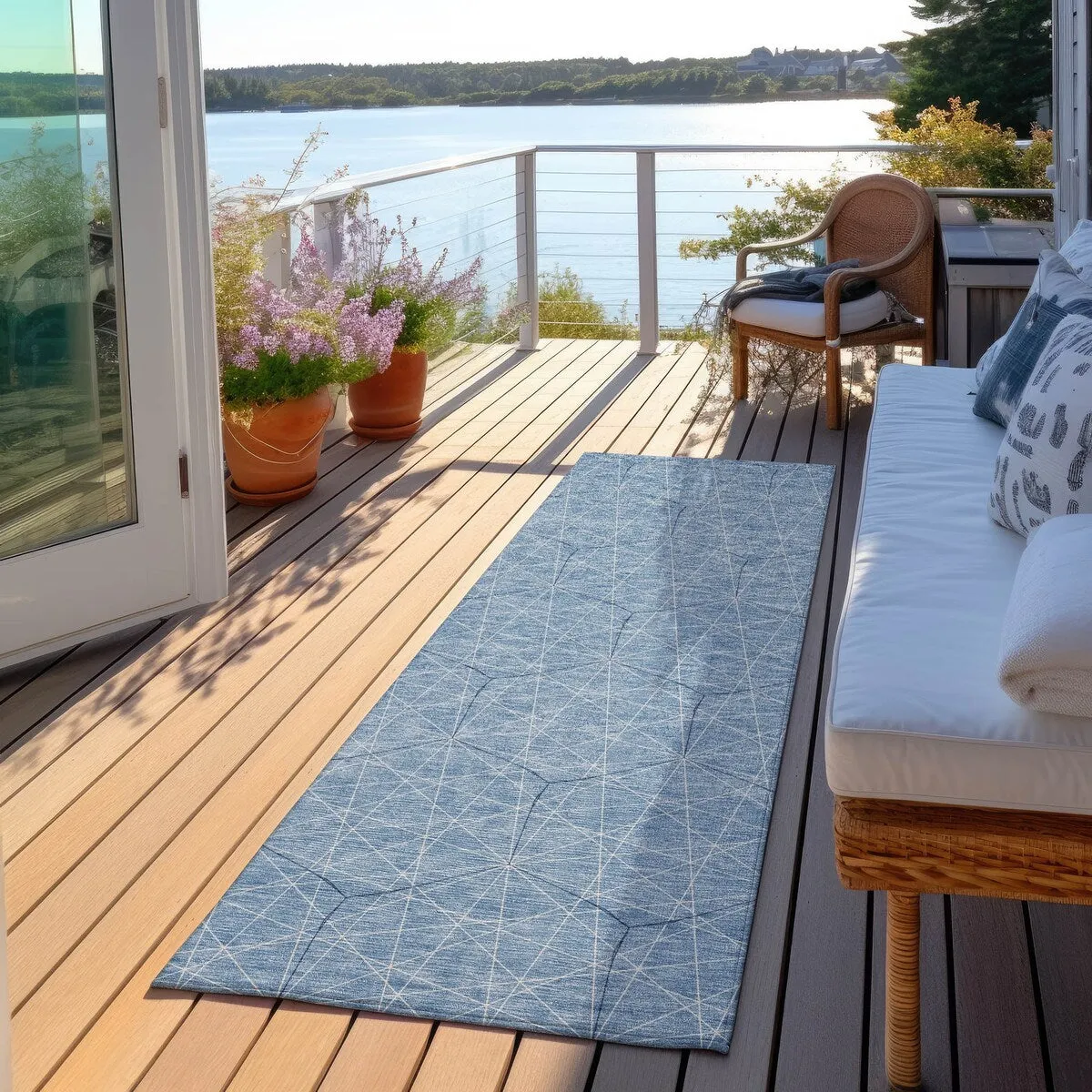 Machine Washable Indoor/ Outdoor Mosaic Geo Chantille Rug