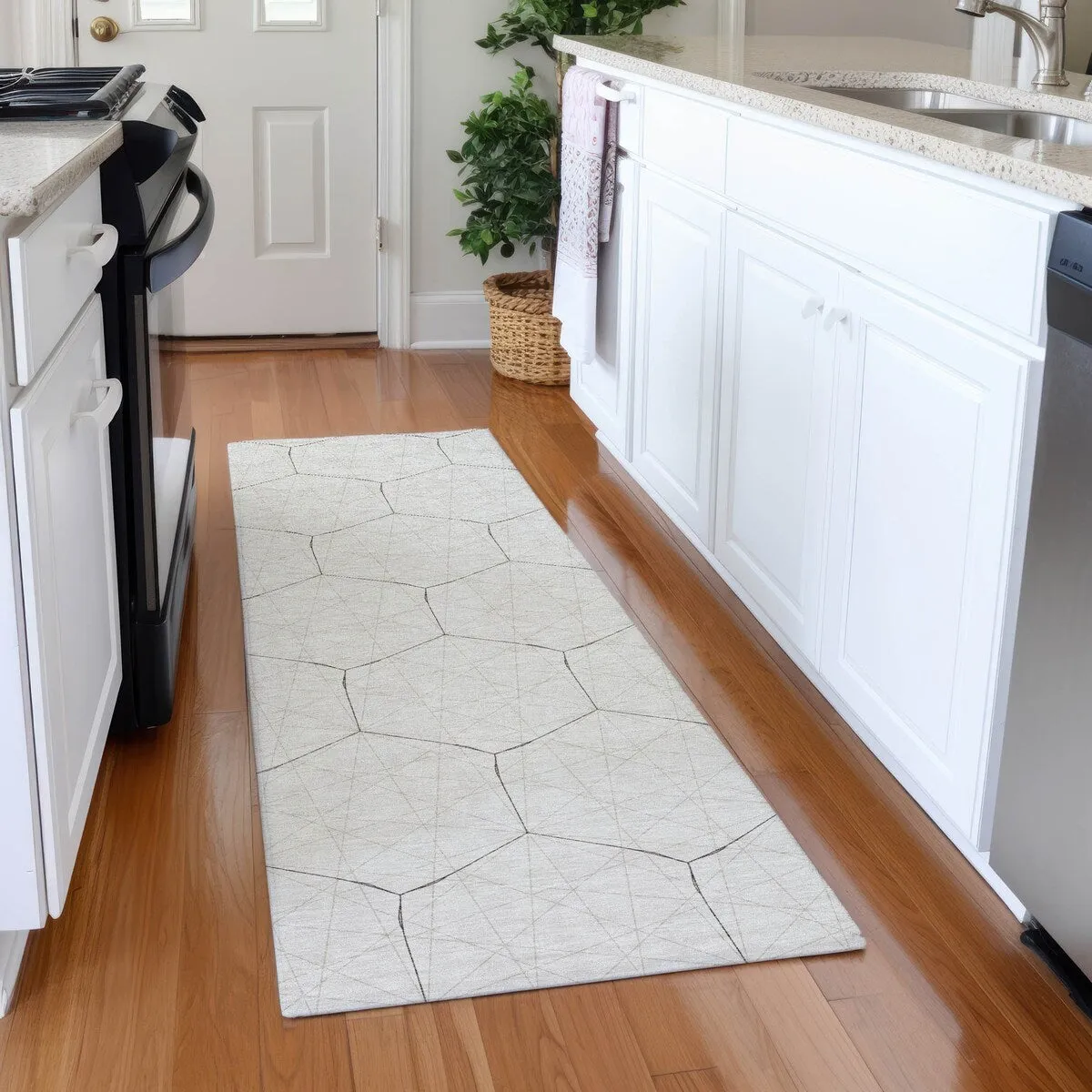 Machine Washable Indoor/ Outdoor Mosaic Geo Chantille Rug