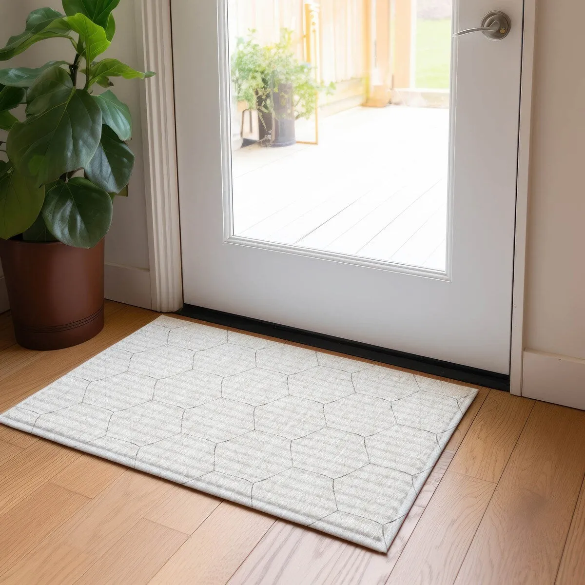 Machine Washable Indoor/ Outdoor Mosaic Geo Chantille Rug