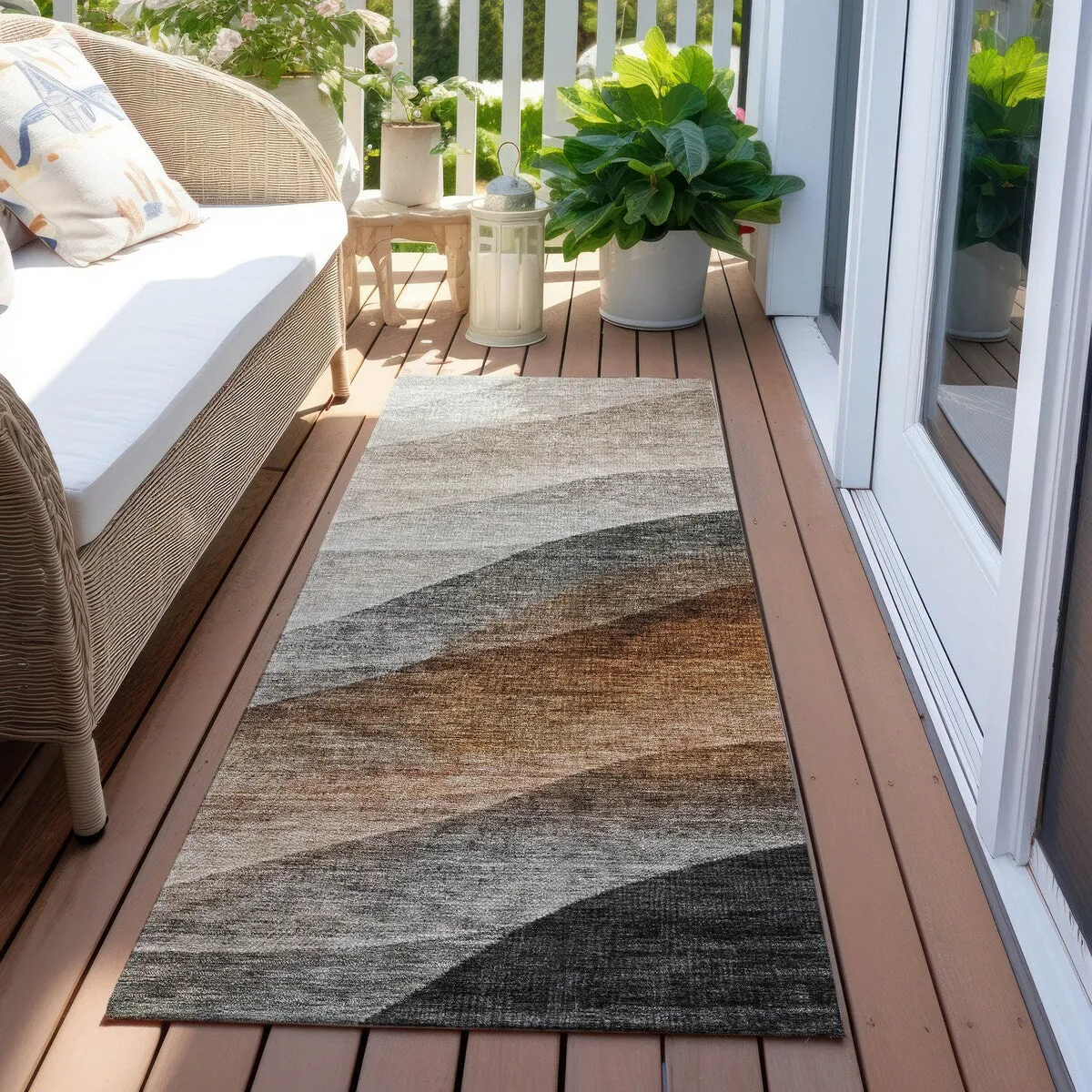 Machine Washable Indoor/ Outdoor Ombre Waves Chantille Rug