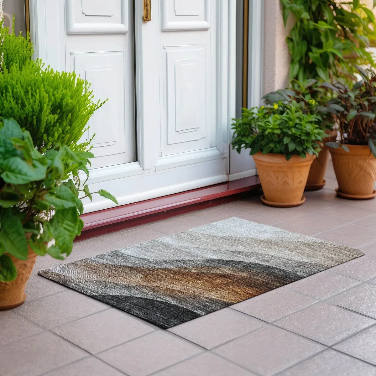Machine Washable Indoor/ Outdoor Ombre Waves Chantille Rug