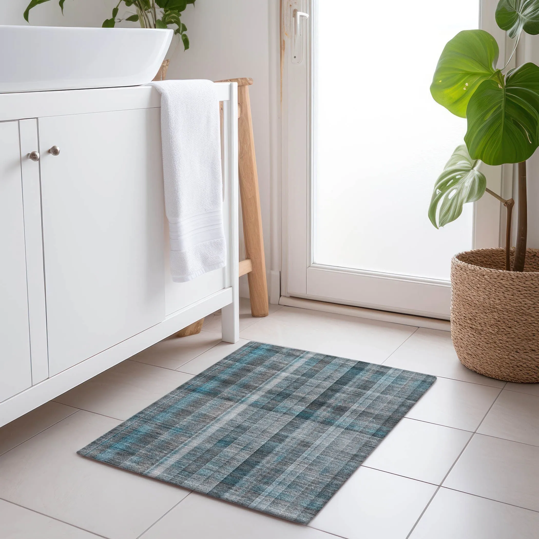 Machine Washable Indoor/ Outdoor Plaid Chantille Rug
