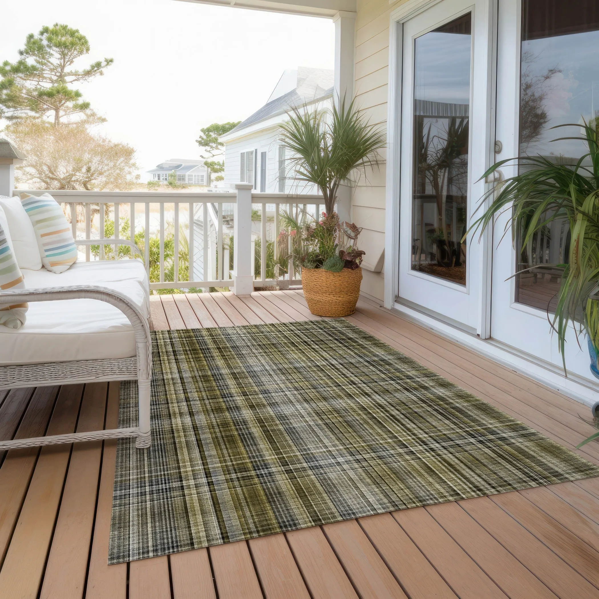 Machine Washable Indoor/ Outdoor Plaid Chantille Rug